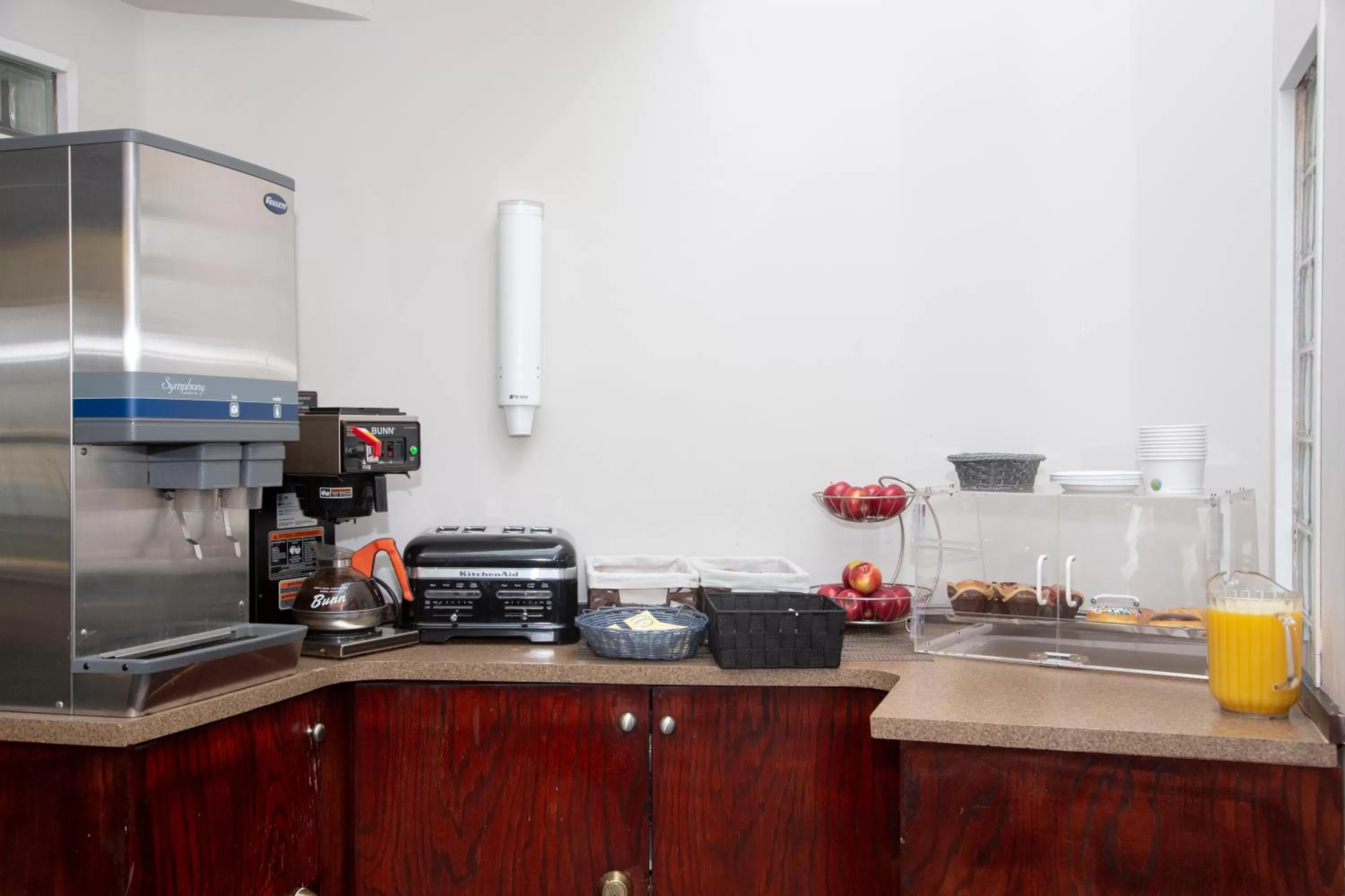 Food in Happy Day Inn