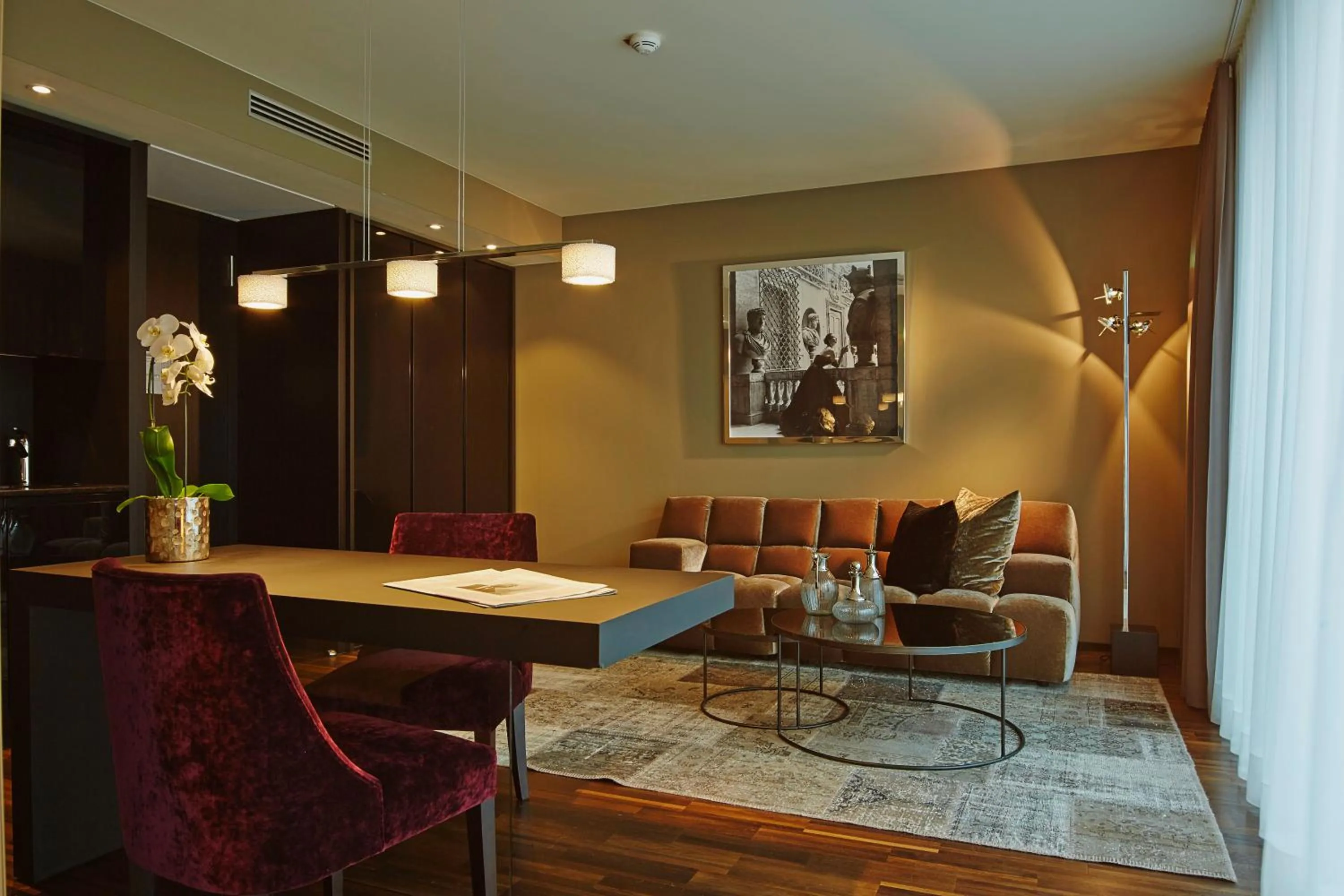 Photo of the whole room in Savoy Hotel