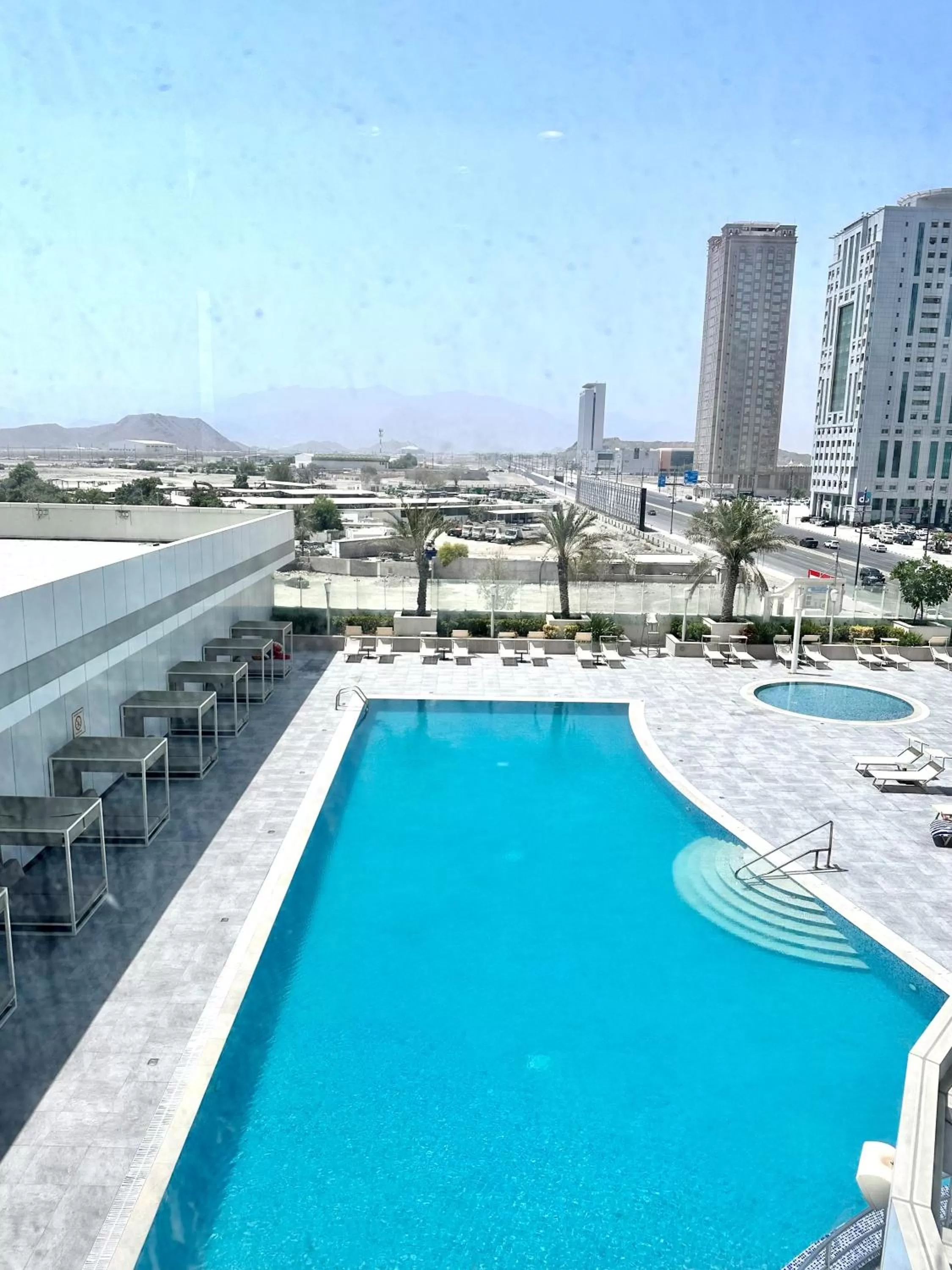 Swimming pool in Ibis Fujairah