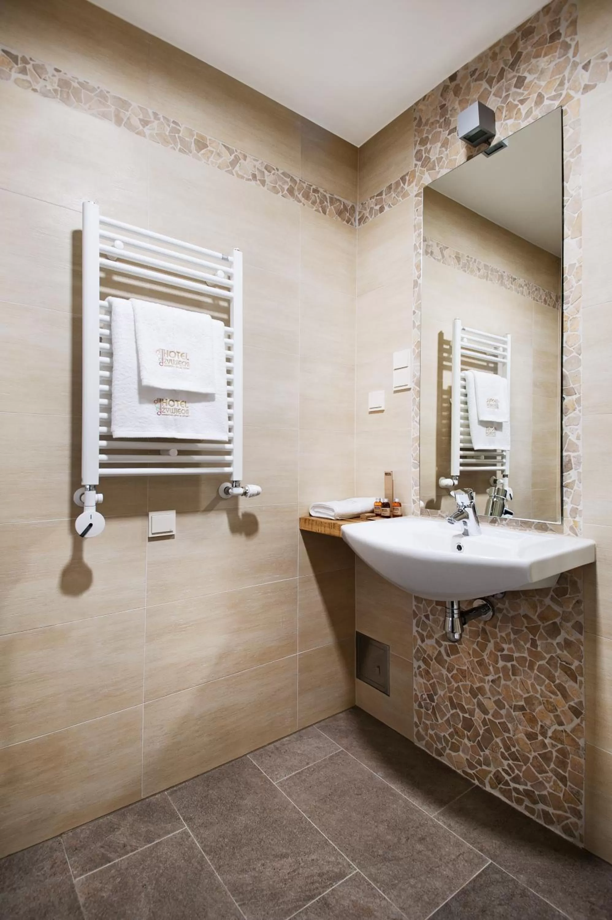 Deluxe Double or Twin Room With Extra Bed in Hotel Żywiecki Medical SPA & Sport Żywiec