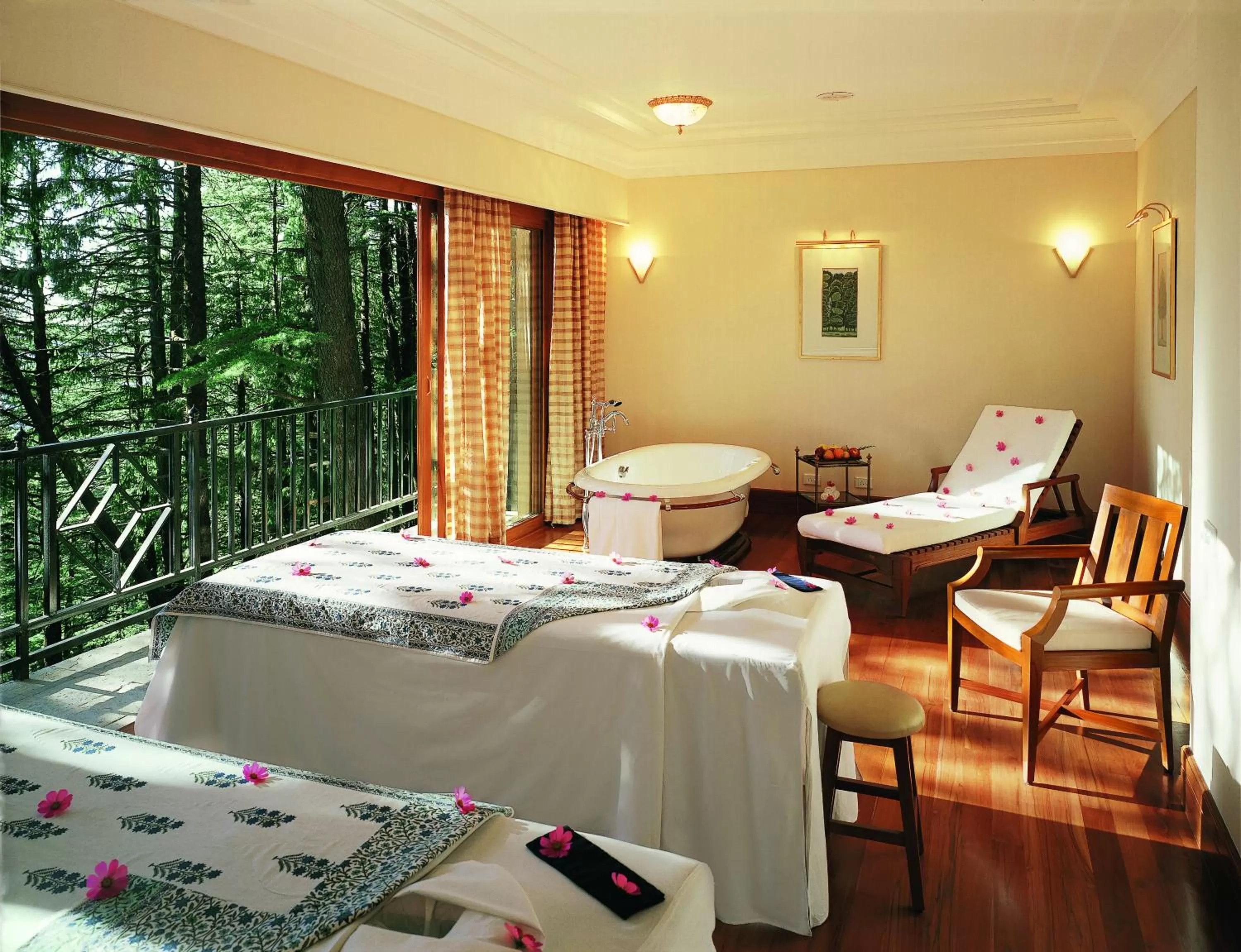 Spa and wellness centre/facilities, Bed in Wildflower Hall, An Oberoi Resort, Shimla