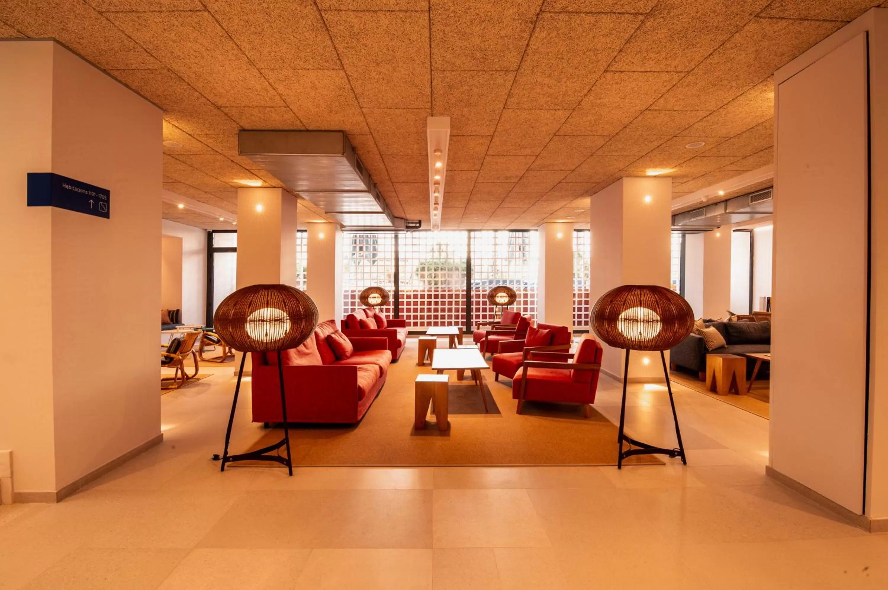 Seating area in Blaumar Hotel