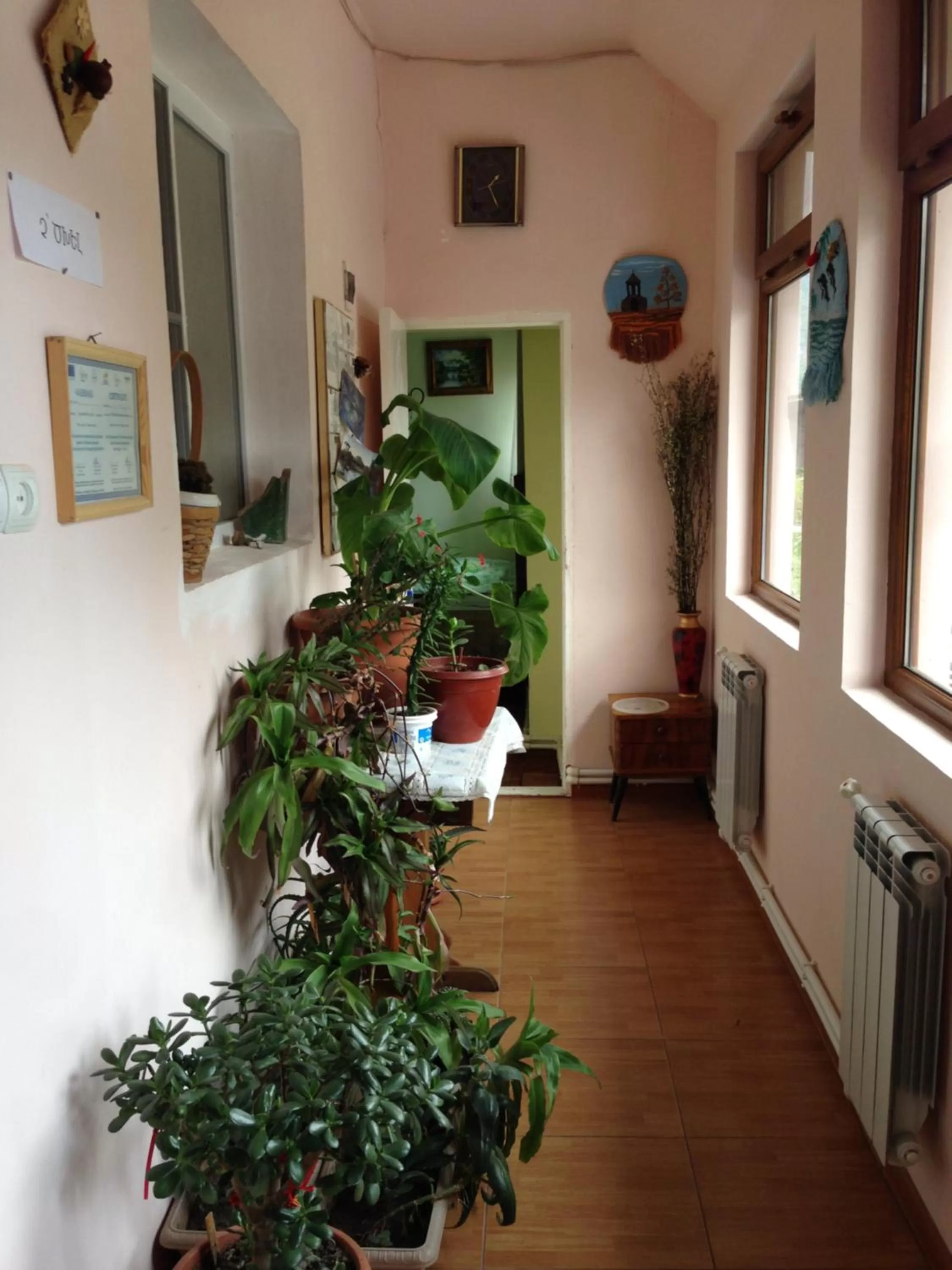 Decorative detail in IRIS B&B in DEBED CANYON