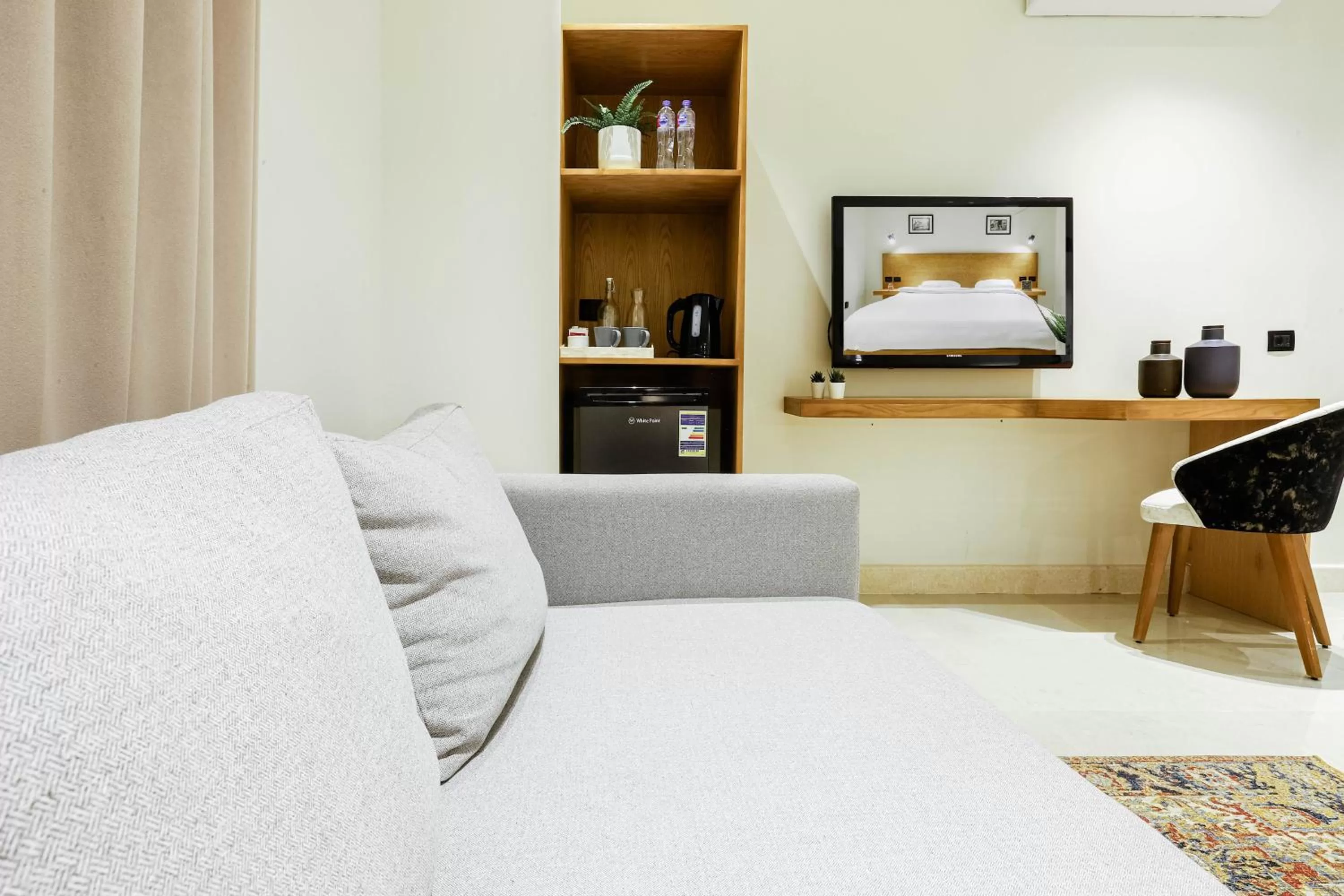 TV and multimedia, Bed in NewCity Hotel & Suites