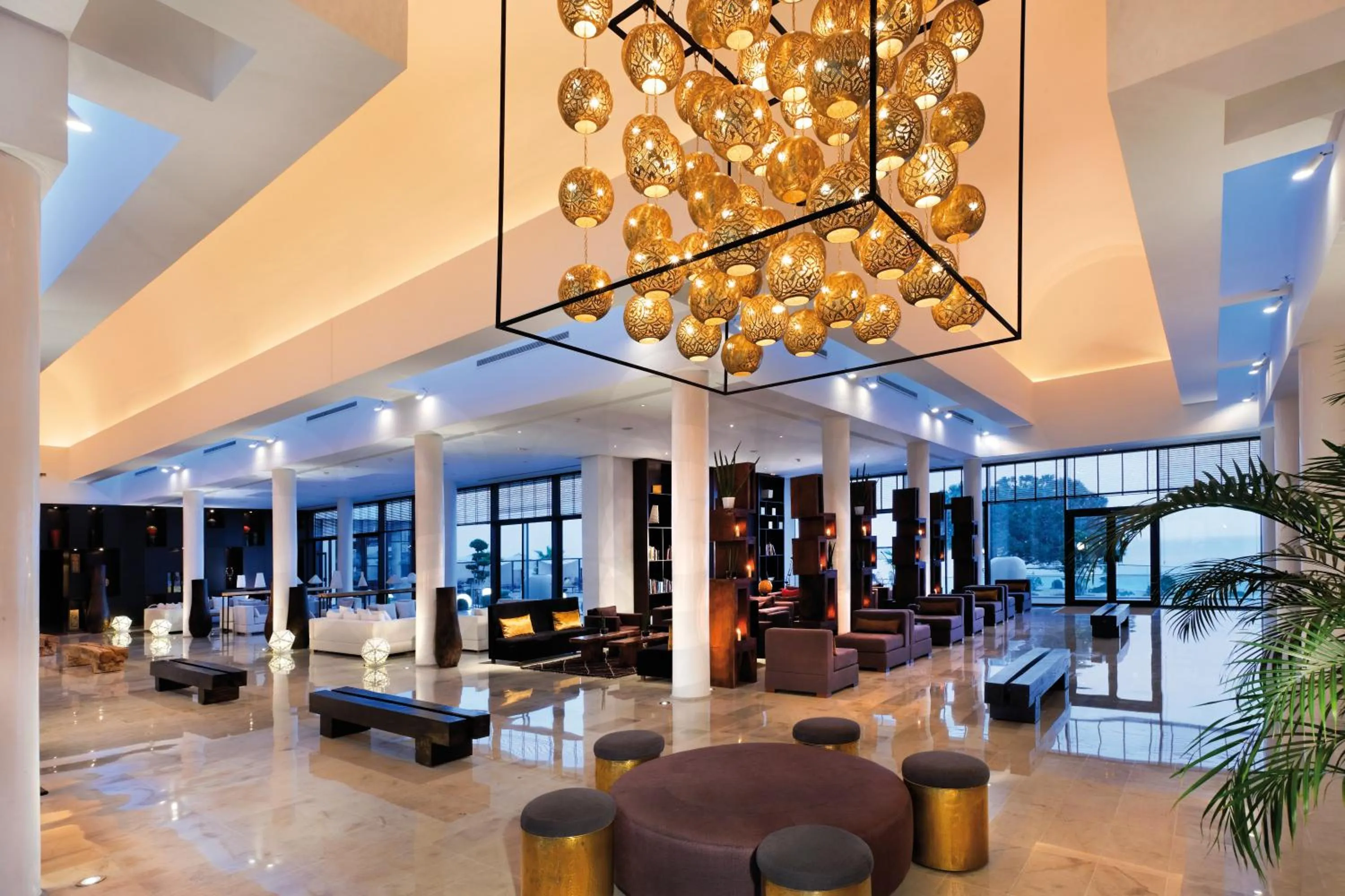 Lobby or reception in Mövenpick Hotel Gammarth Tunis