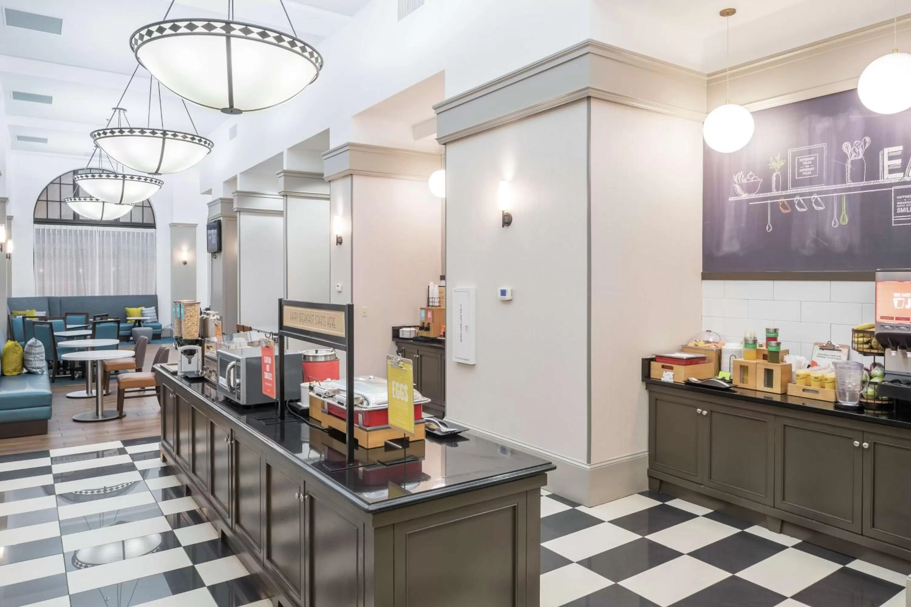 Breakfast in Hampton Inn & Suites Atlanta-Downtown