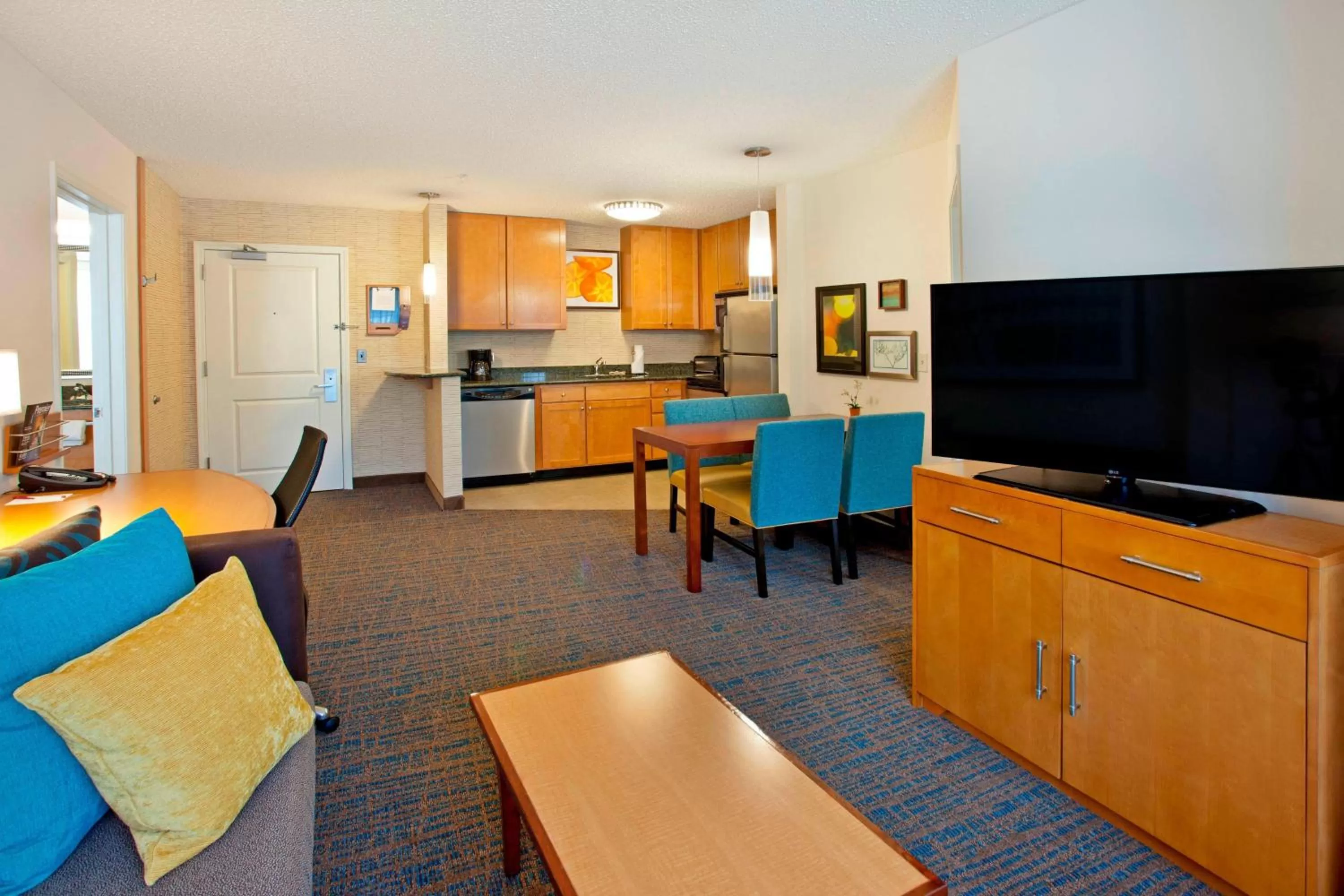 Living room in Residence Inn Bridgewater Branchburg
