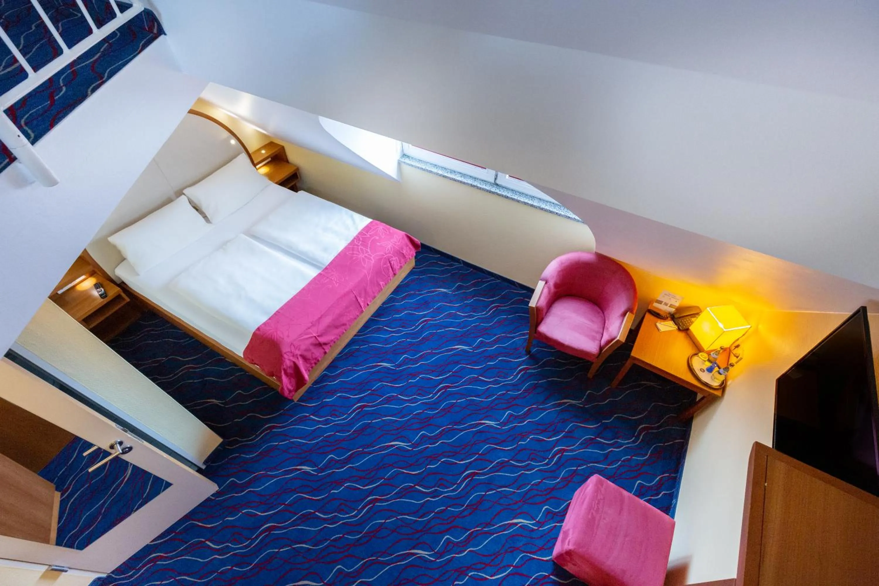 Staff, Bed in Hotel am Schillerpark