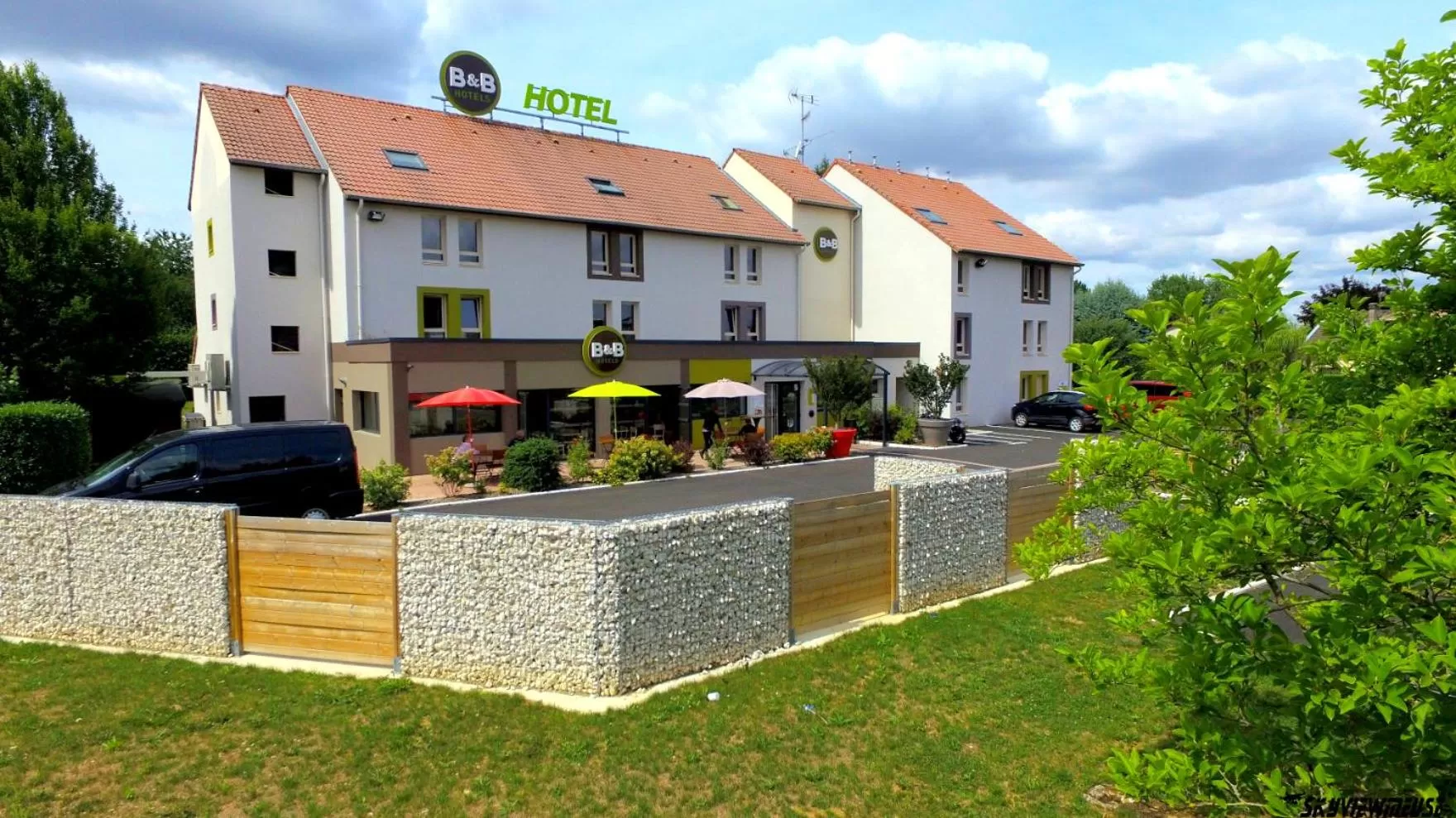 Facade/entrance in B&B HOTEL Verdun