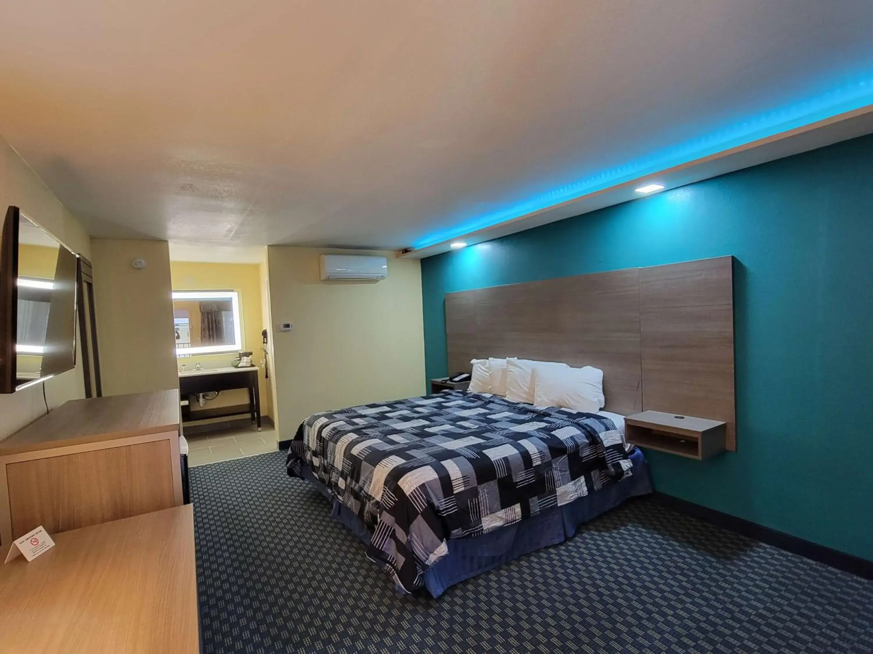 King Room in SureStay Plus Hotel by Best Western Odessa King Room in SureStay Plus Hotel by Best Western Odessa