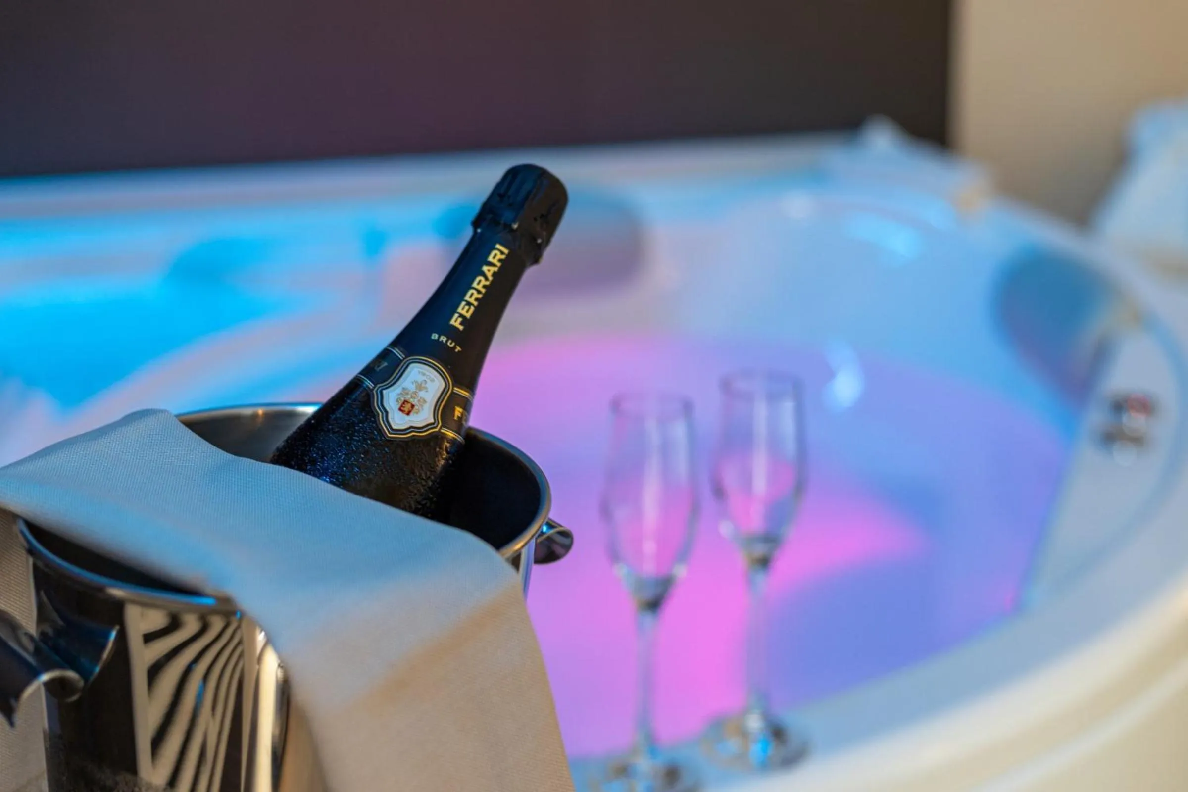 Hot Tub in Hotel Torre Del Sud