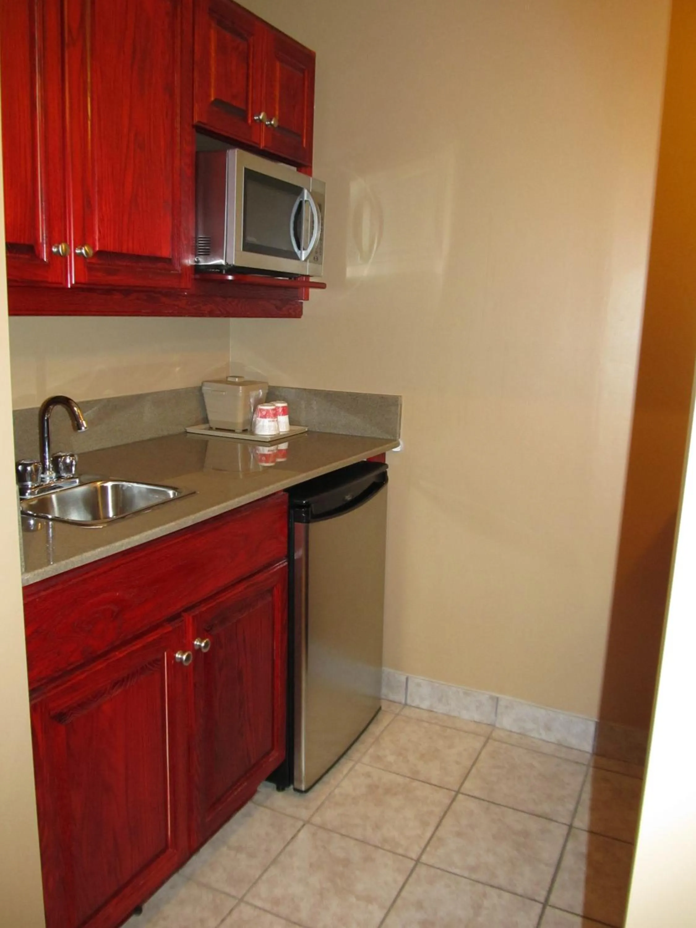 Kitchen or kitchenette in South Hill Lodge