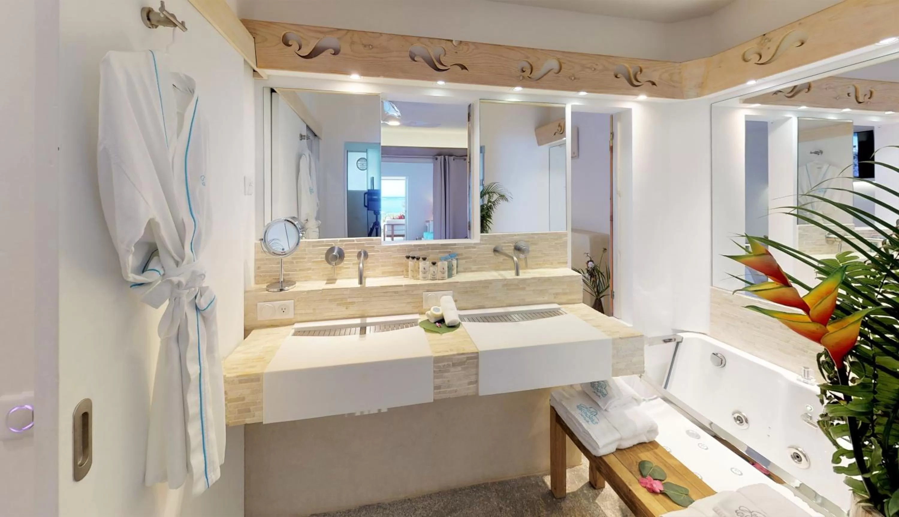 Bathroom in Hotel Les Ondines Sur La Plage