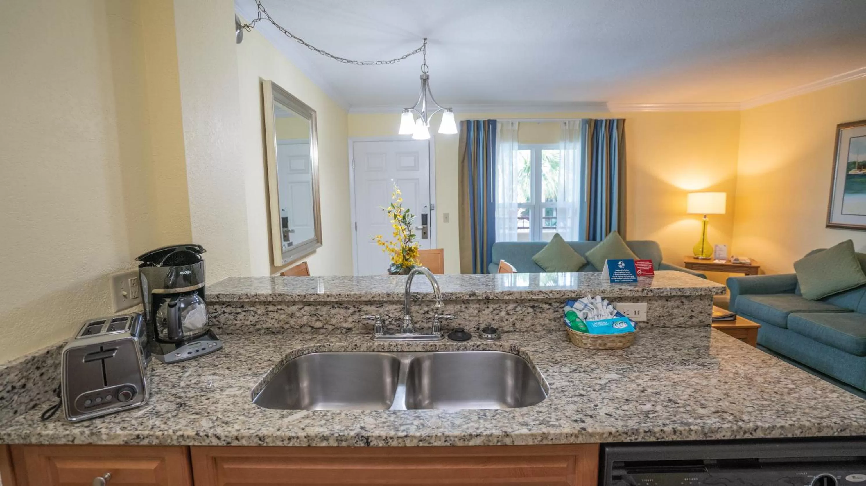 Kitchen or kitchenette in Blue Tree Resort at Lake Buena Vista