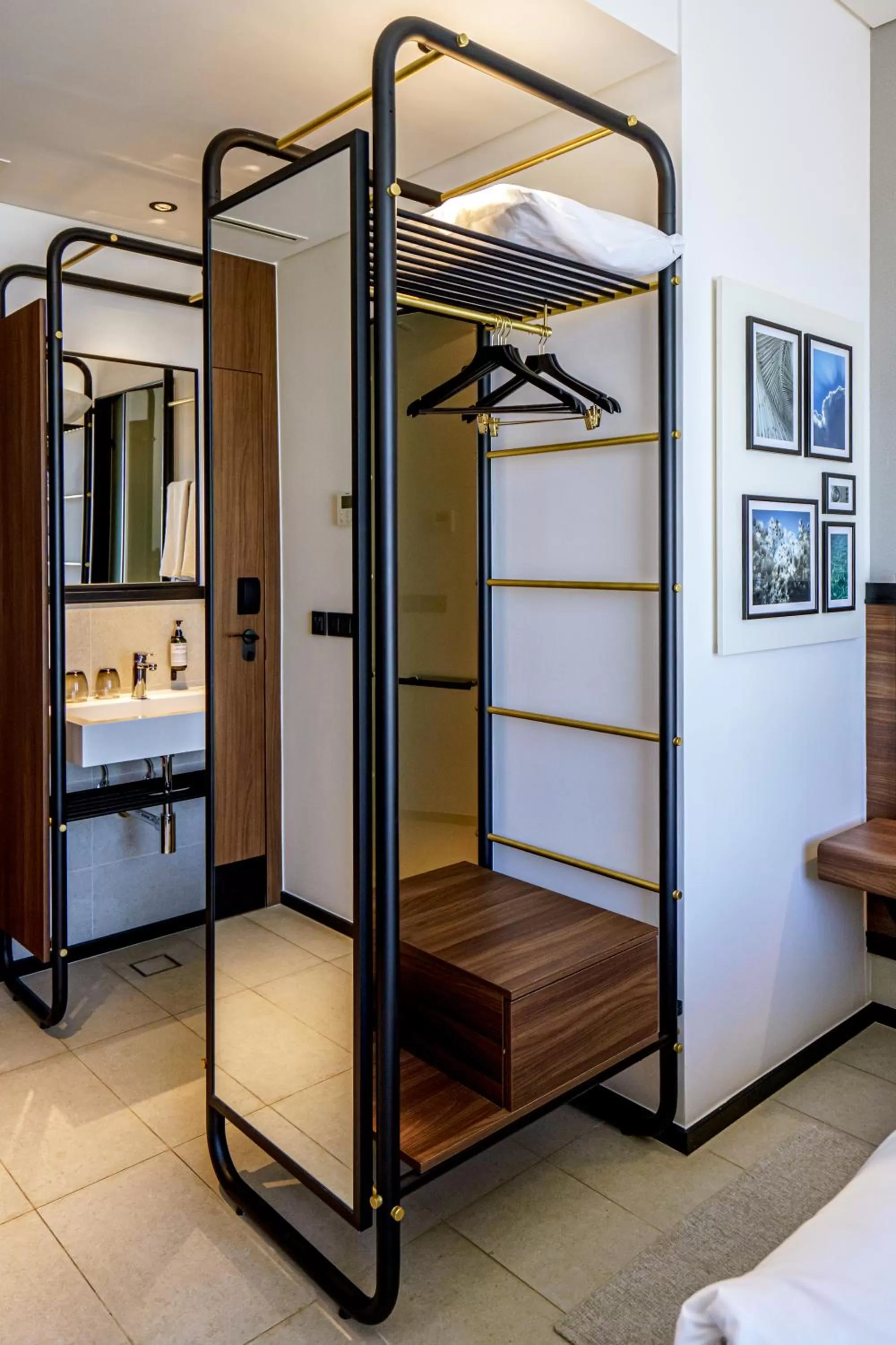 wardrobe, Bed in FORM Hotel Al Jaddaf, Dubai, a Member of Design Hotels