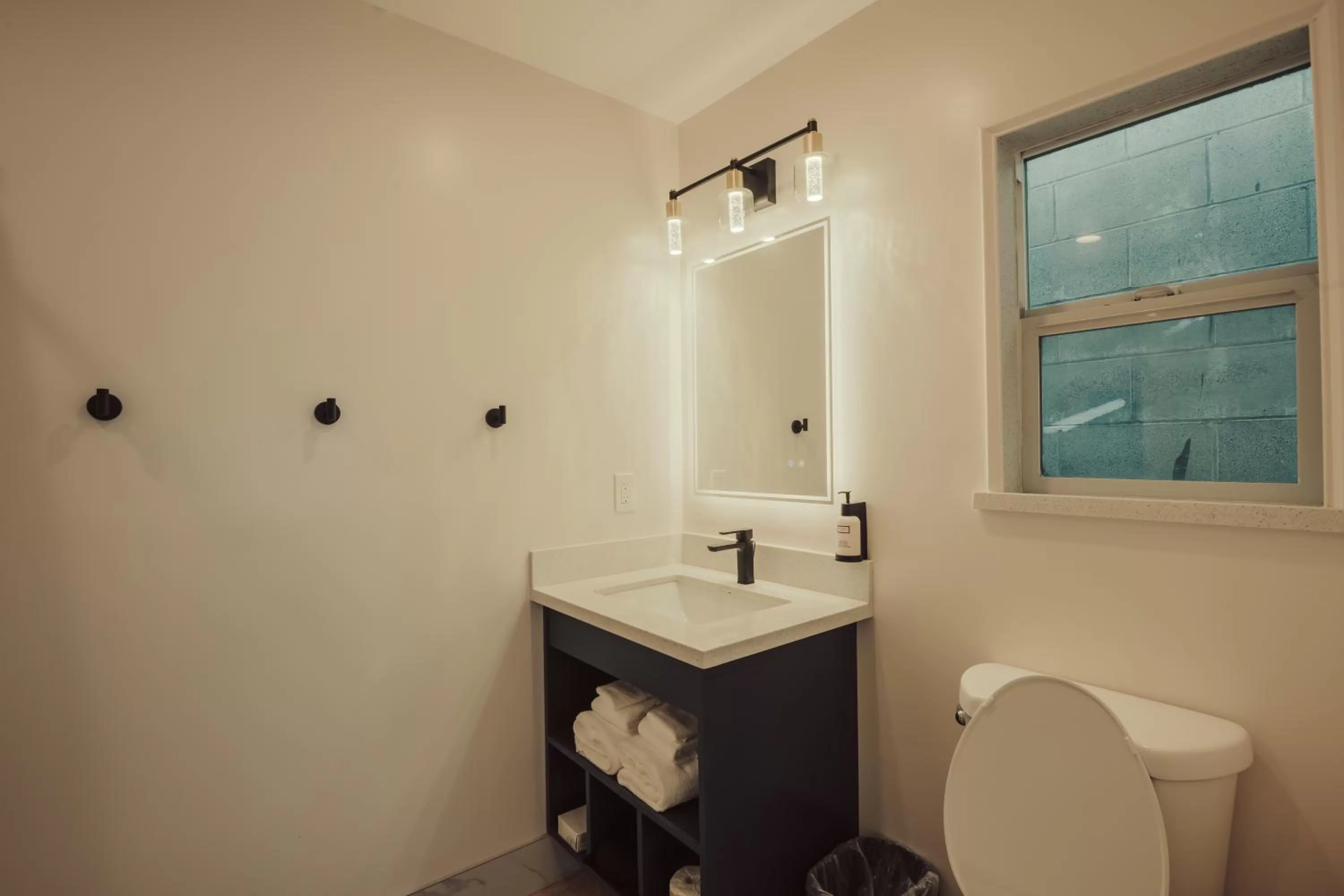 Bathroom in Blufftop Inn & Suites - Wharf/Restaurant District