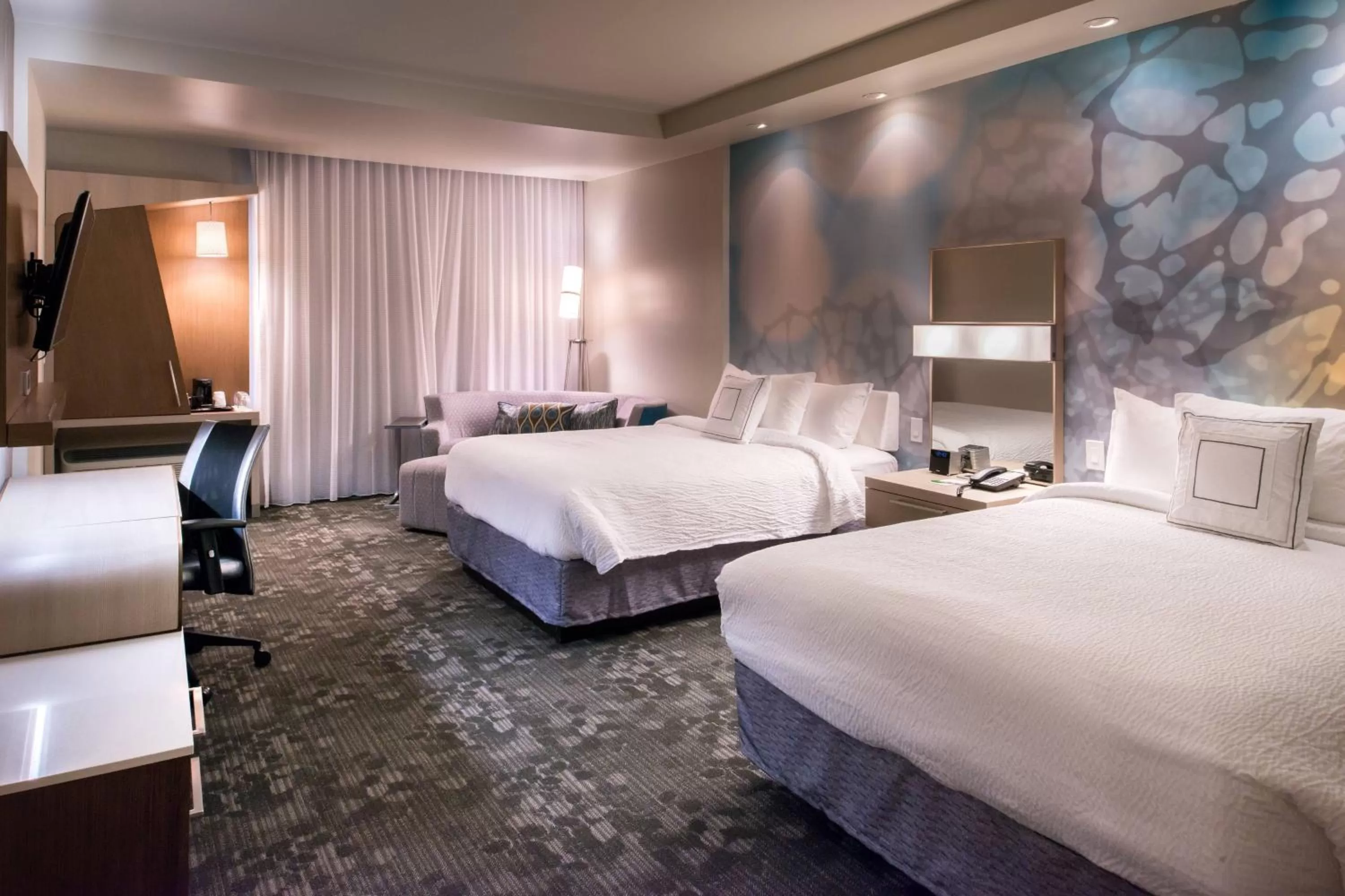 Photo of the whole room, Bed in Courtyard by Marriott Hot Springs