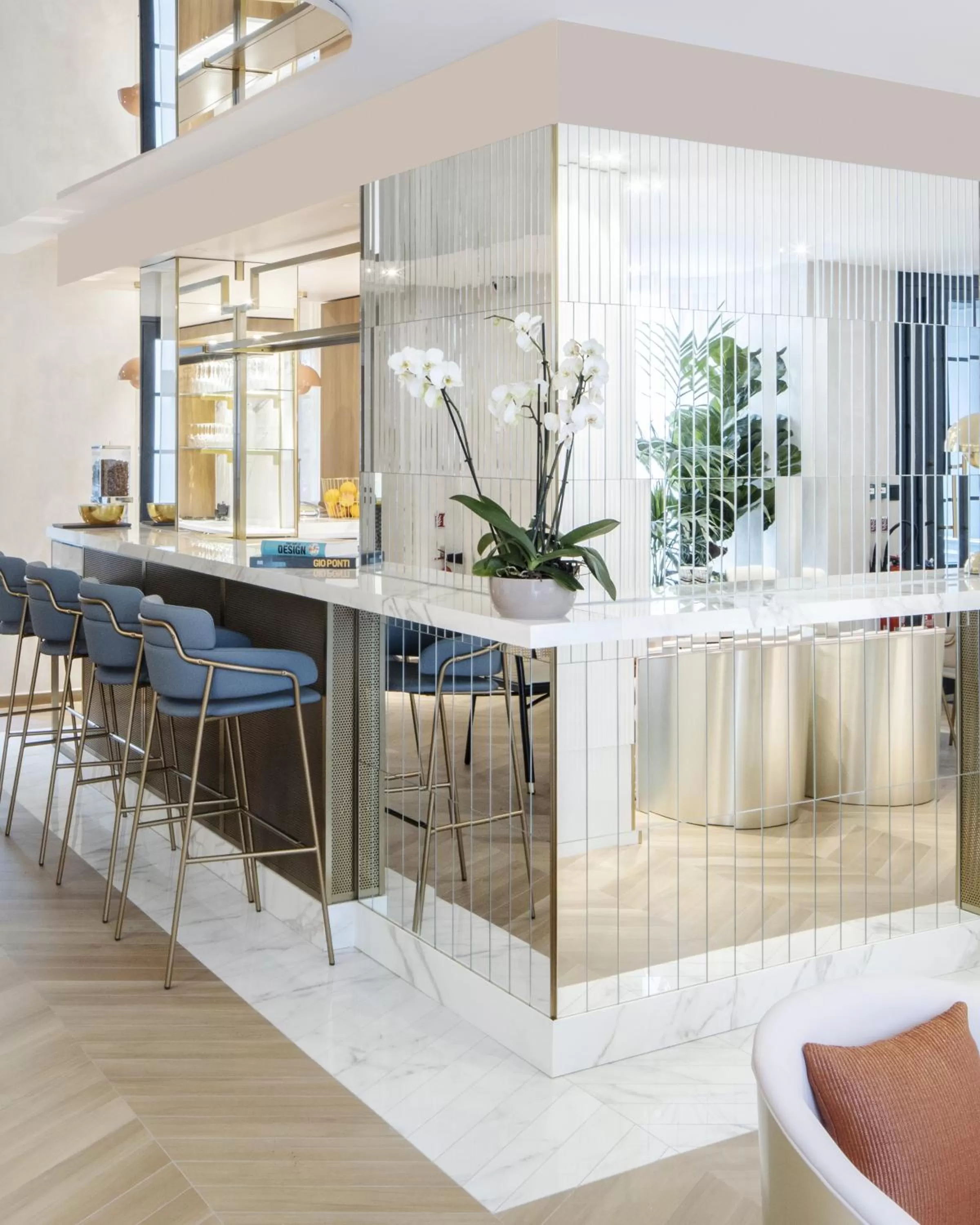 Lounge or bar in Hôtel Parisianer