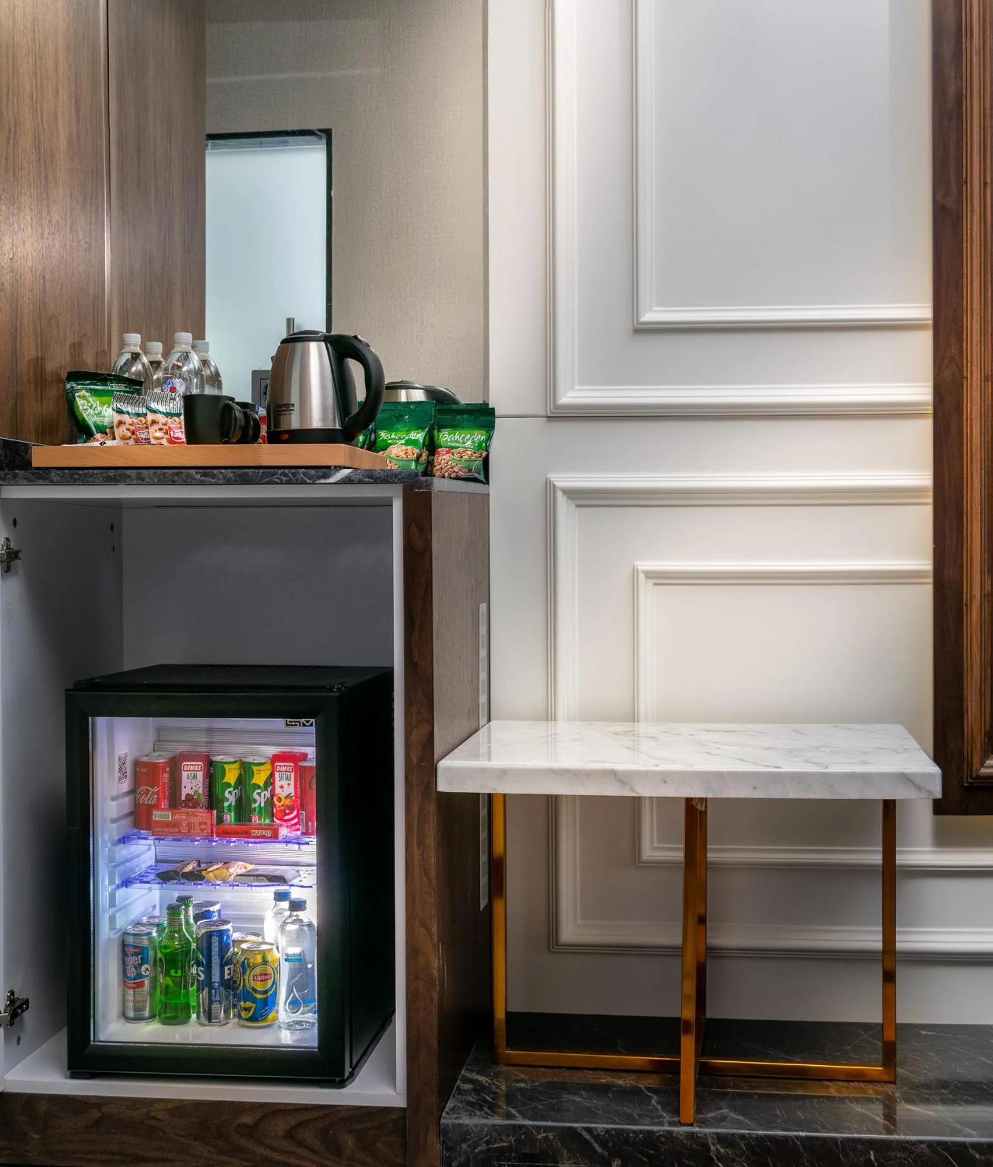 Coffee/tea facilities in TNR Otel & Spa