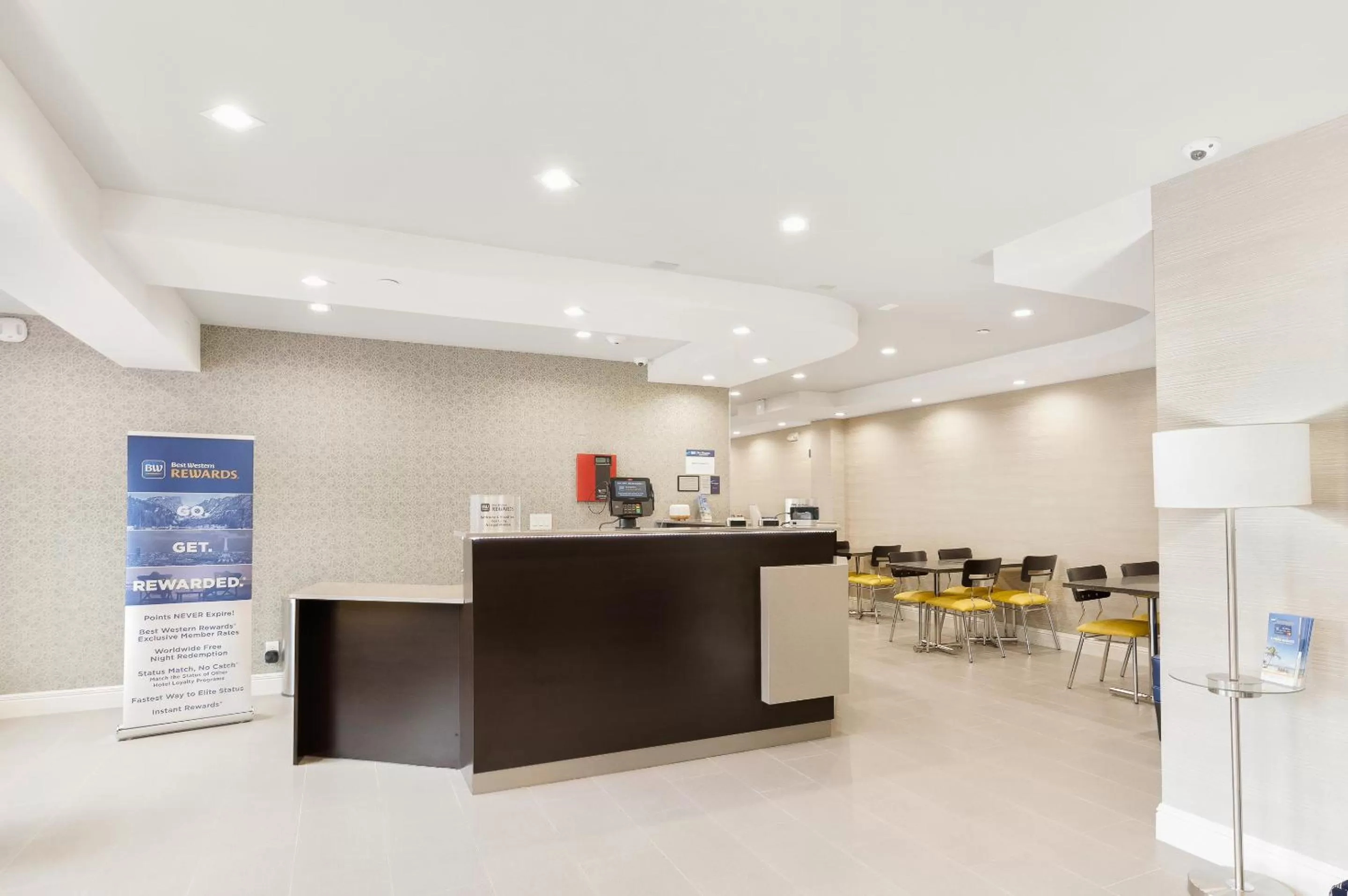 Coffee/tea facilities in Best Western Red Coach Inn