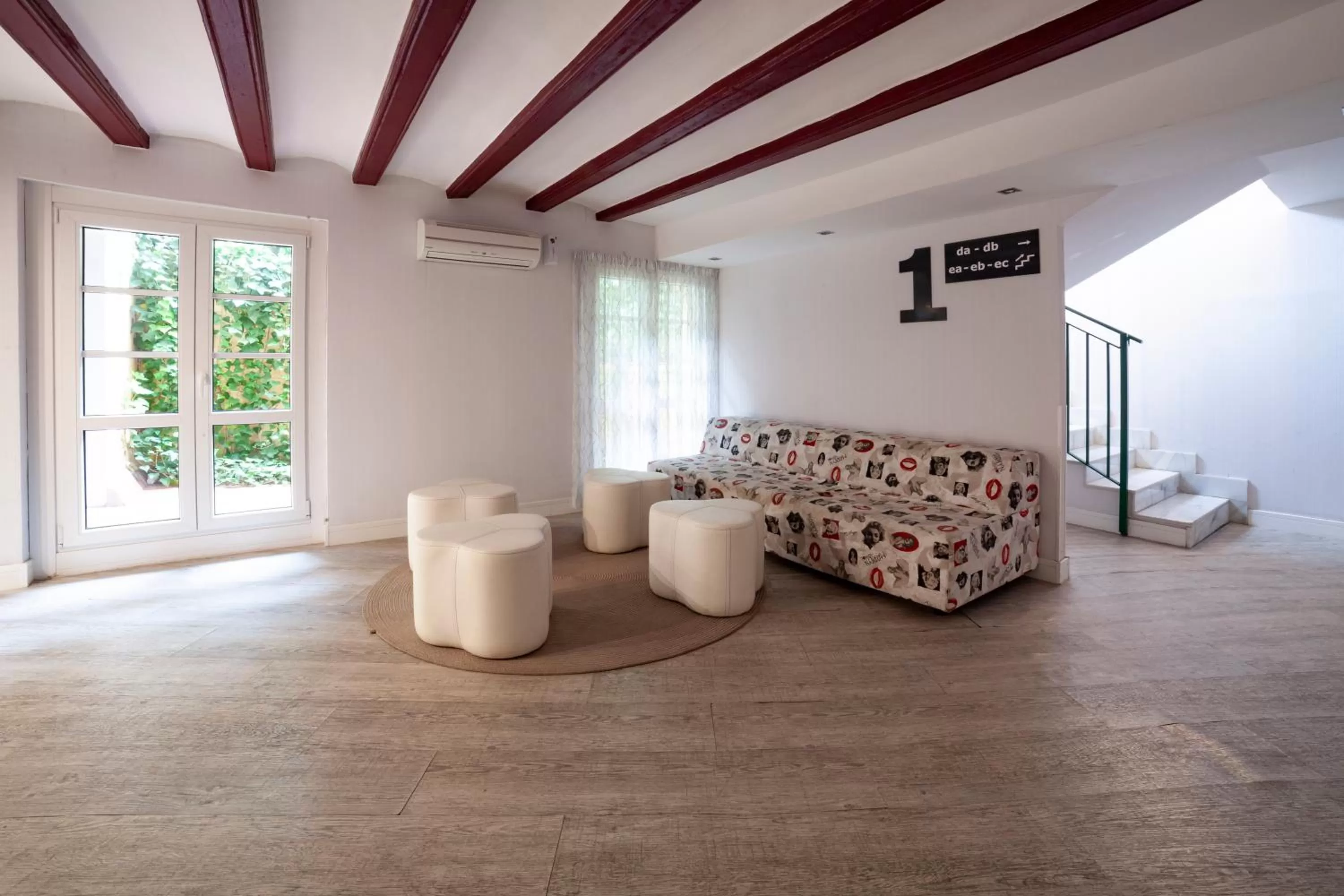 Living room in Petit Palace Boqueria Garden