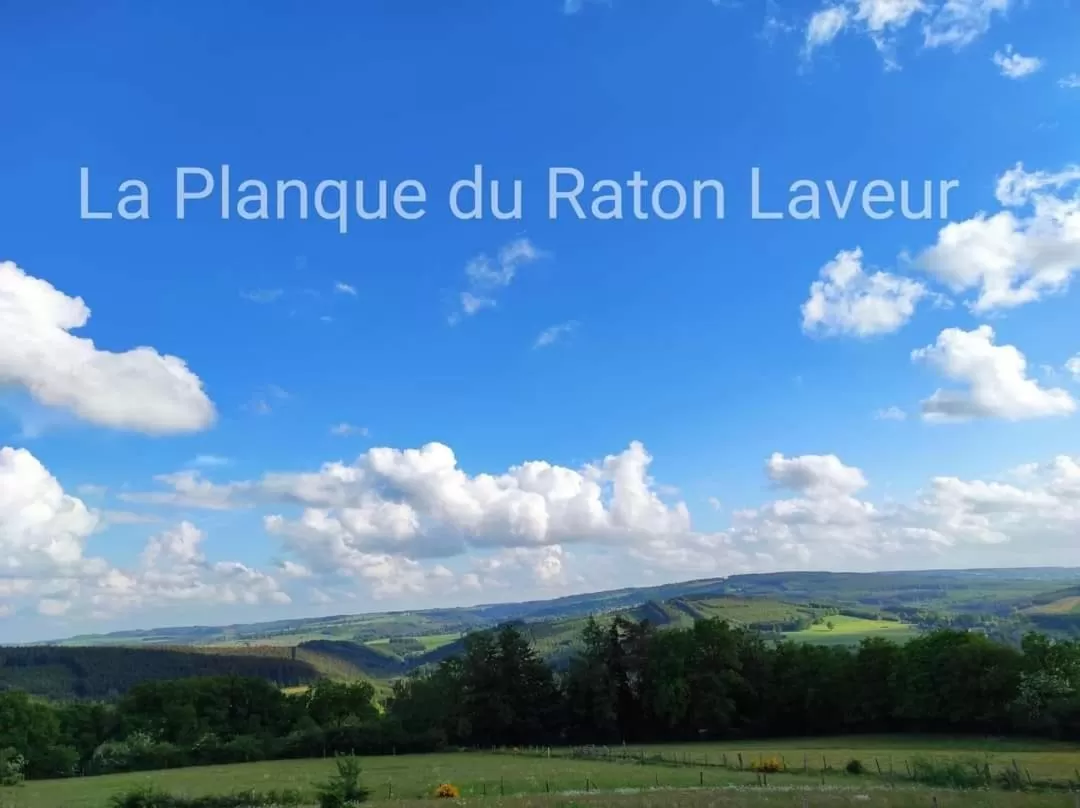 Natural landscape in La planque du raton laveur