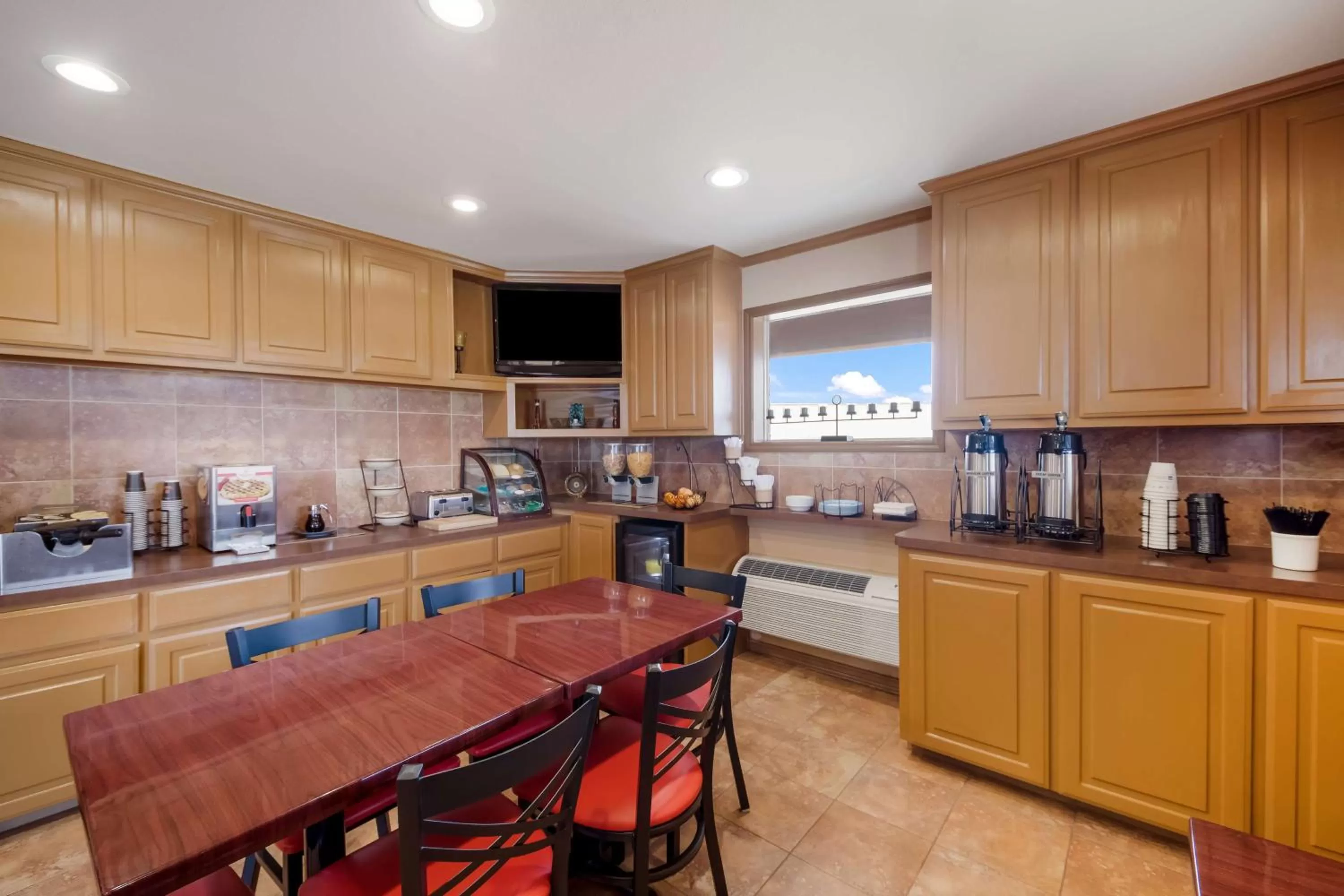 Breakfast in SureStay Hotel by Best Western Rockdale