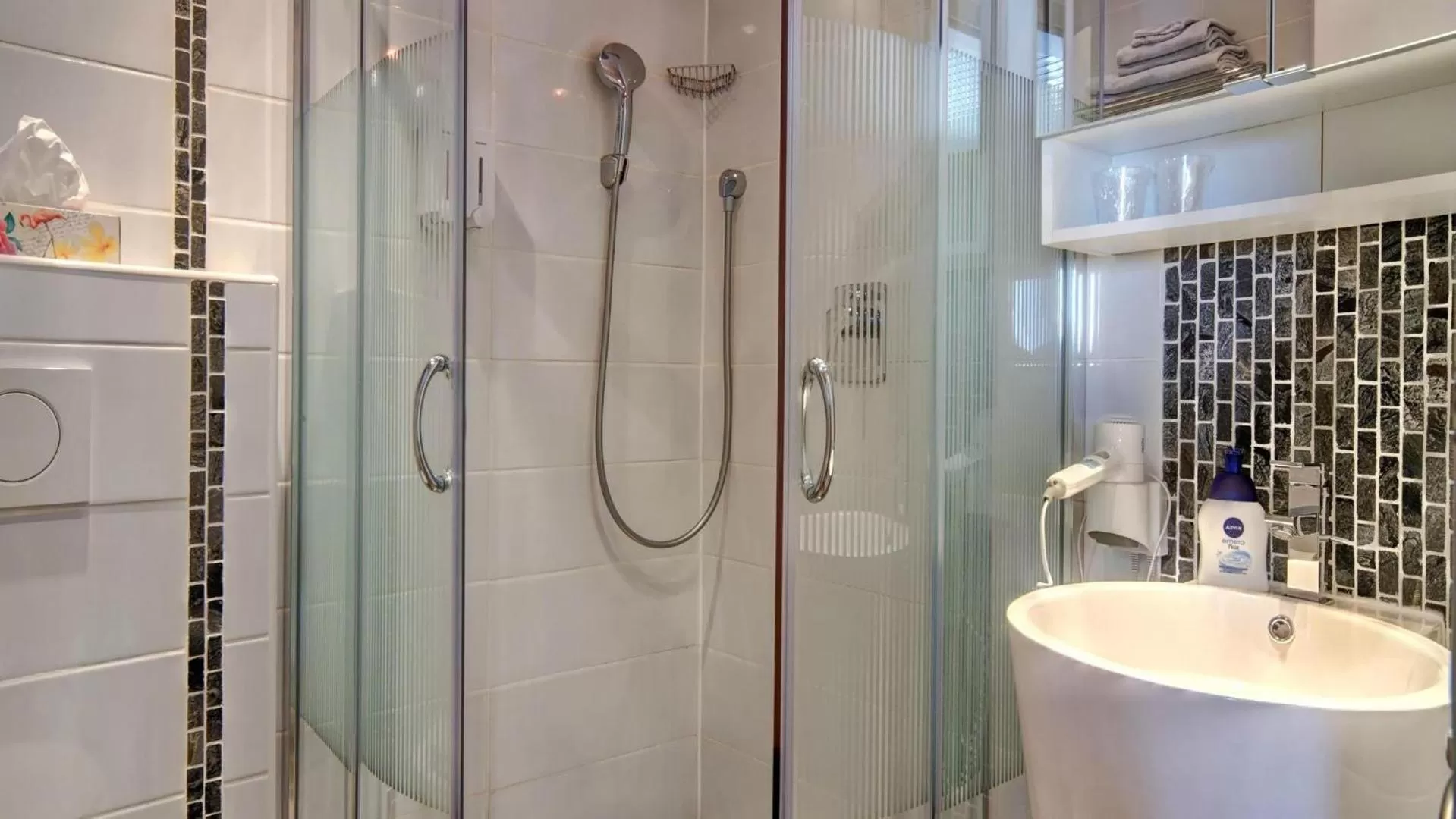 Shower in Suit' & Frühstück Zum Latschen - Adults Only