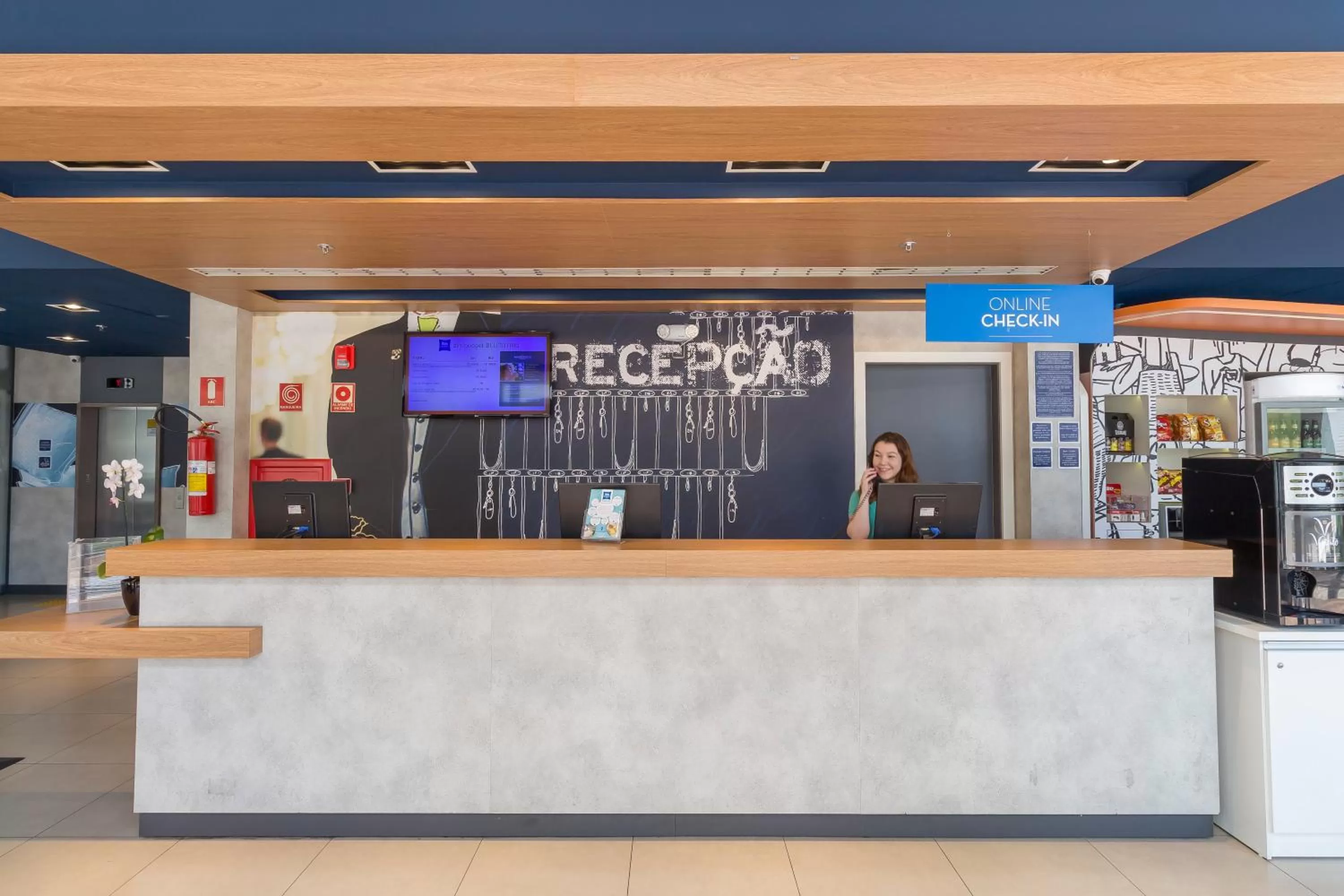 People in ibis budget Blumenau