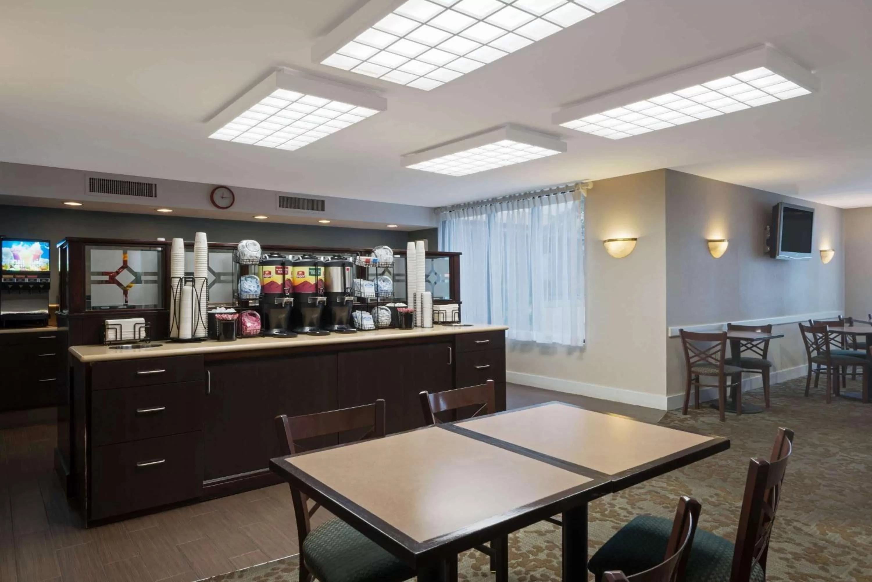 Restaurant/places to eat in Ramada by Wyndham Boston