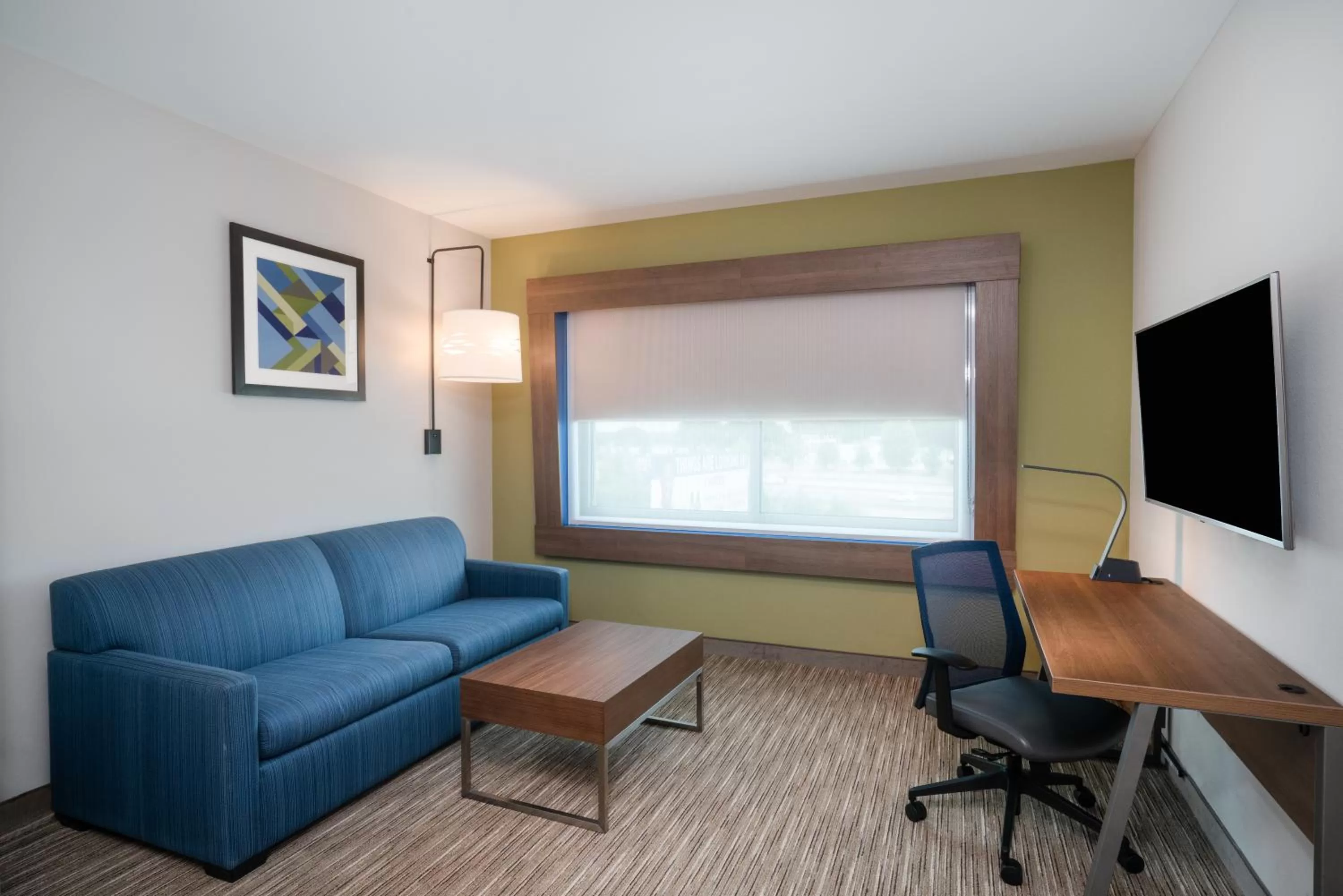 Seating area in Holiday Inn Express & Suites Atlanta Airport NE - Hapeville by IHG