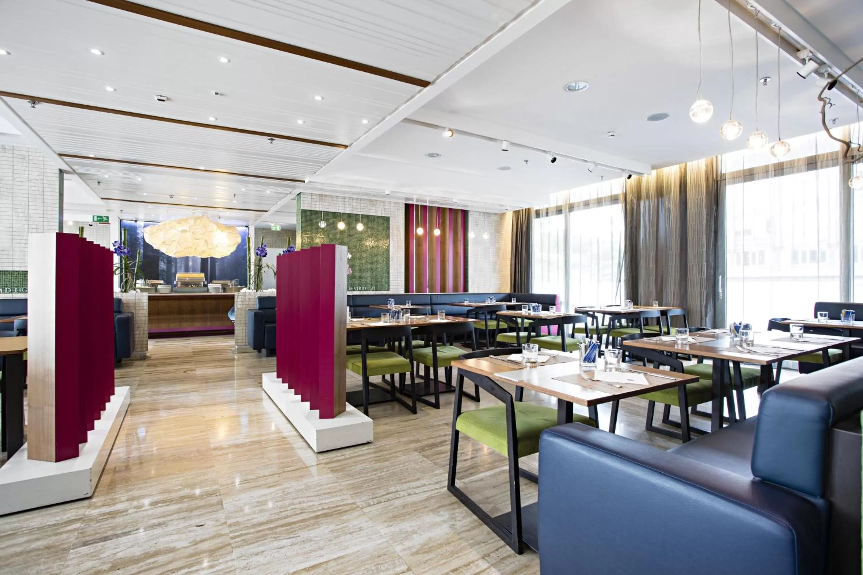 Restaurant/places to eat in Novotel Roma Eur