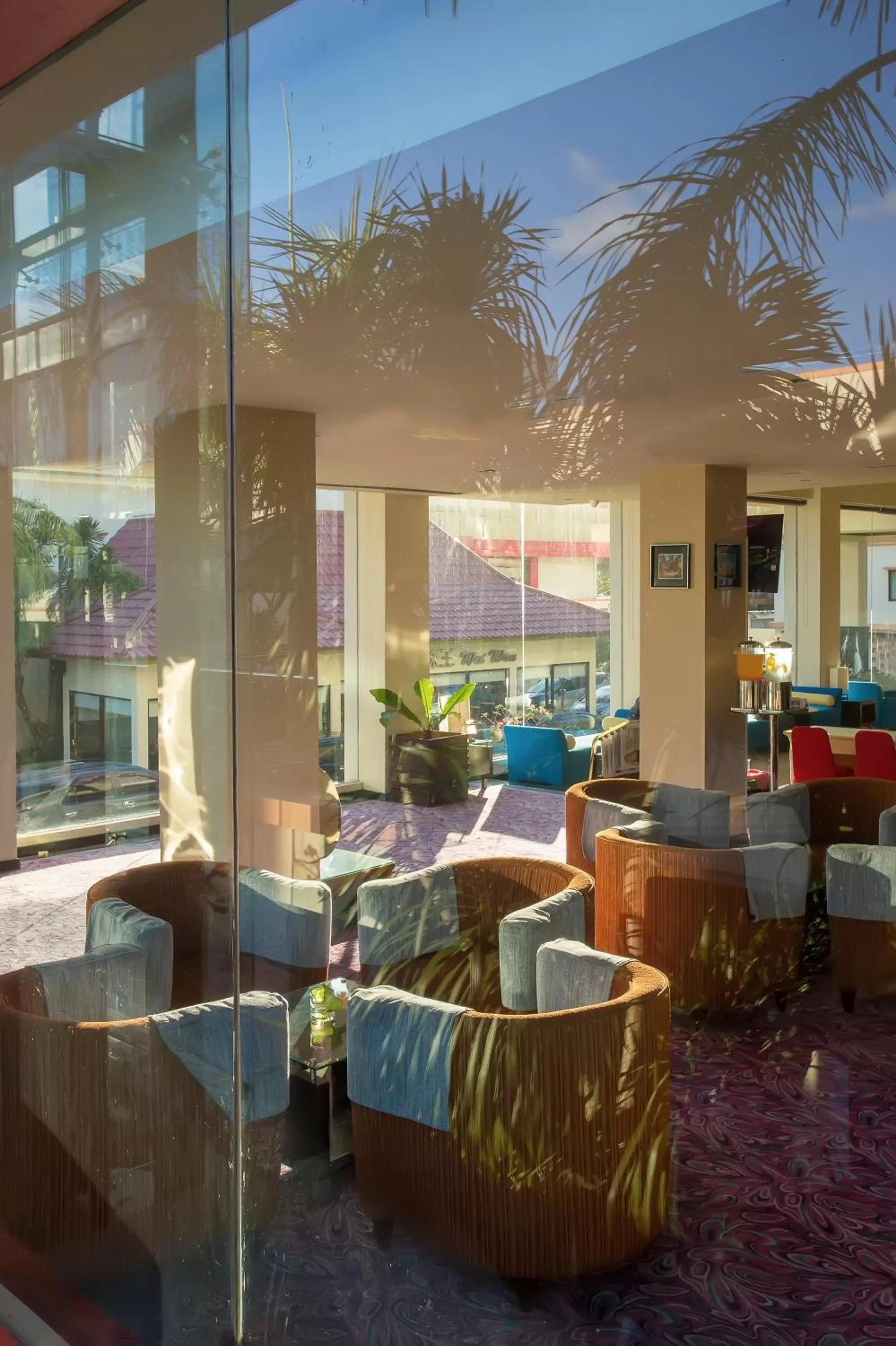 Lounge or bar in Swiss-Belhotel Silae Palu