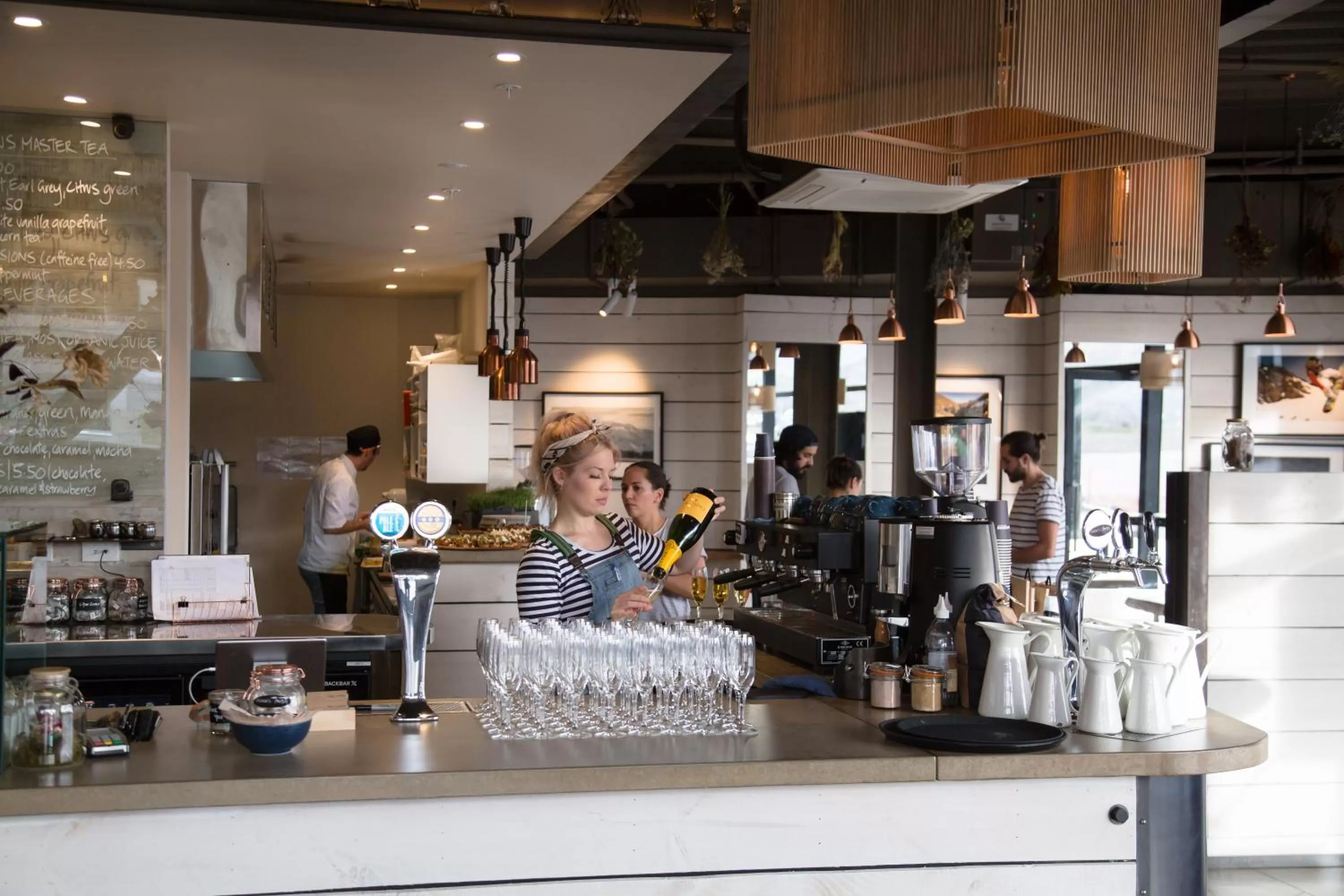 Restaurant/places to eat in Wyndham Garden Remarkables Park Queenstown