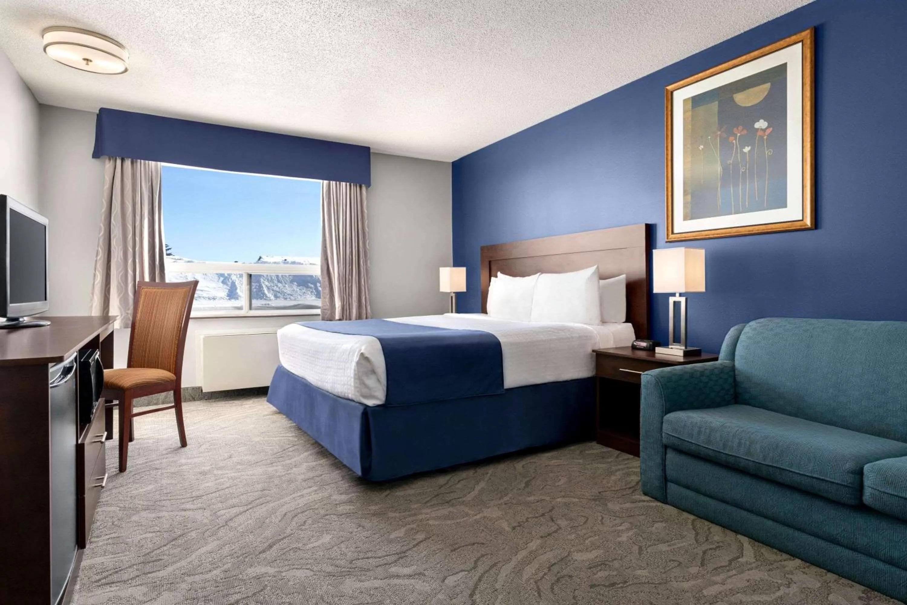 Photo of the whole room, Bed in Travelodge by Wyndham Timmins