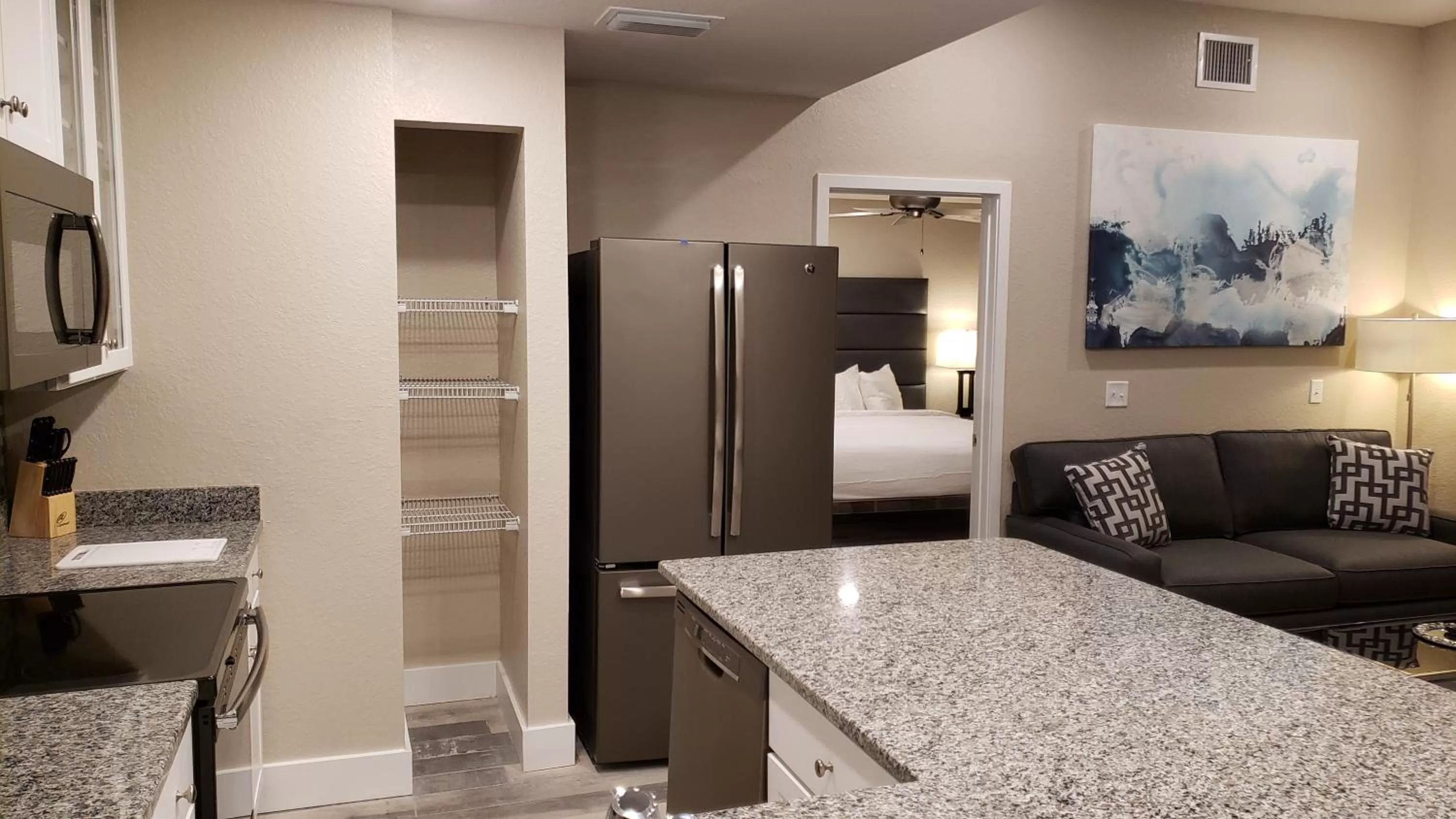 Kitchen or kitchenette, Bed in Barefoot Beach Club