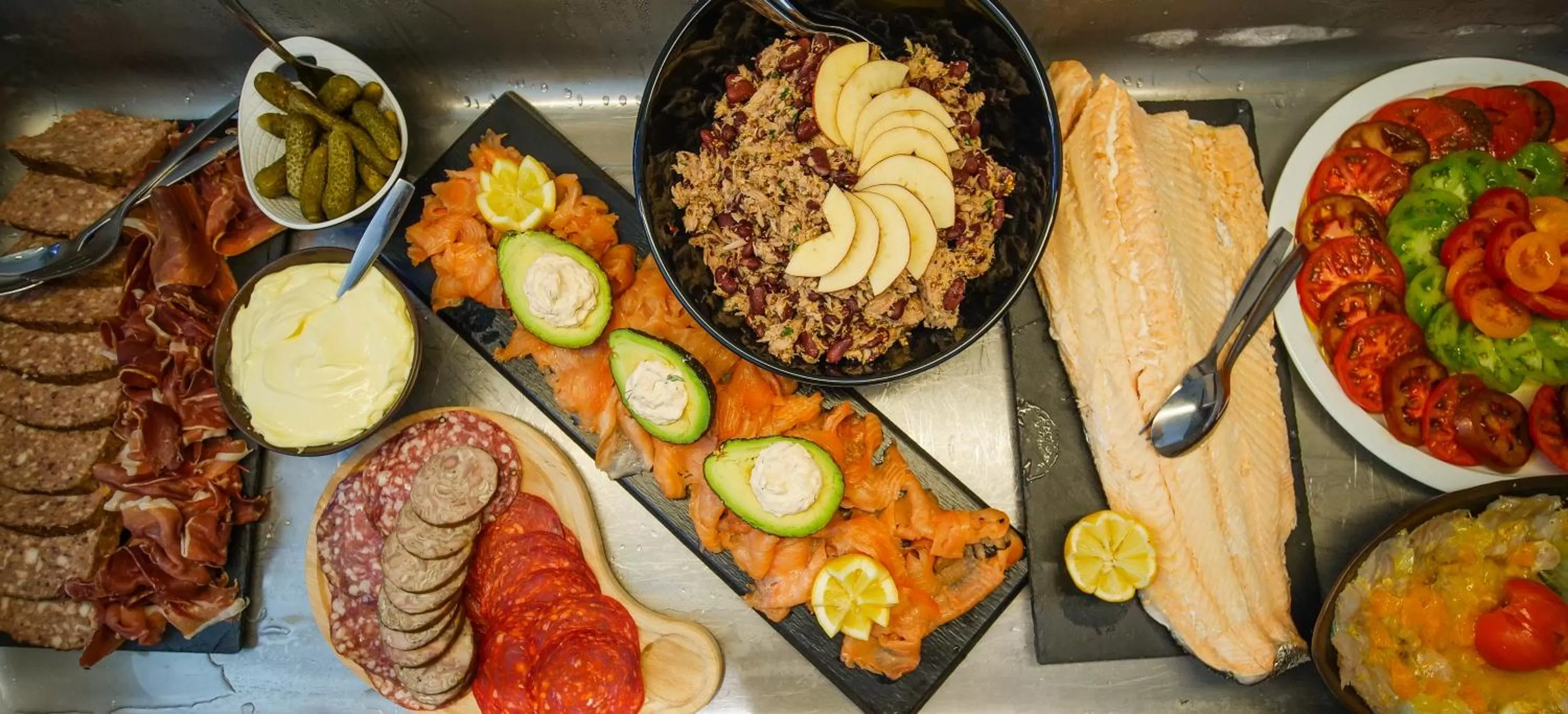 Food and drinks in Hôtel Inn Design Resto Novo Le Mans