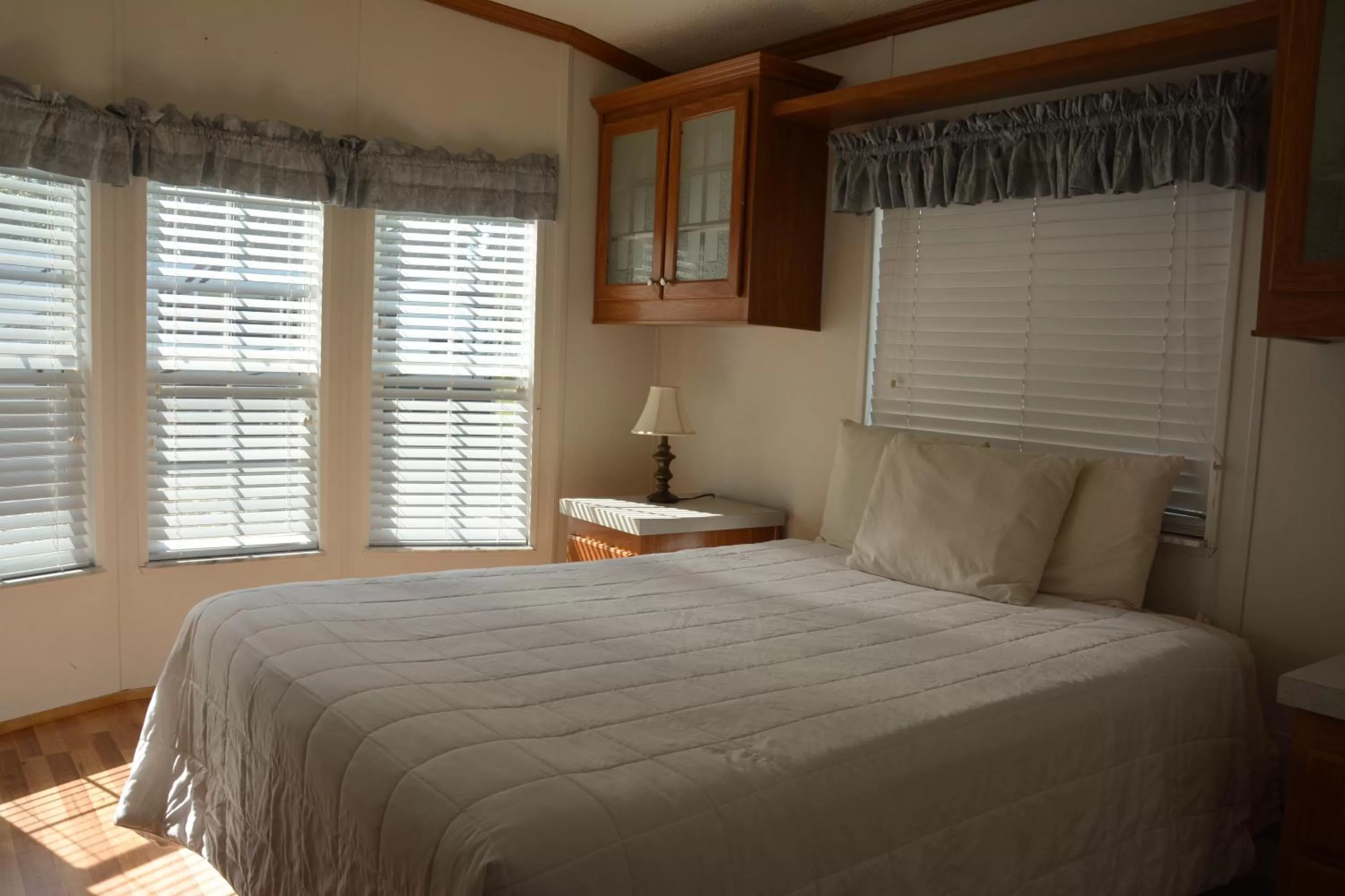 Bed in Camp Mack Lodge, Marina & RV Resort