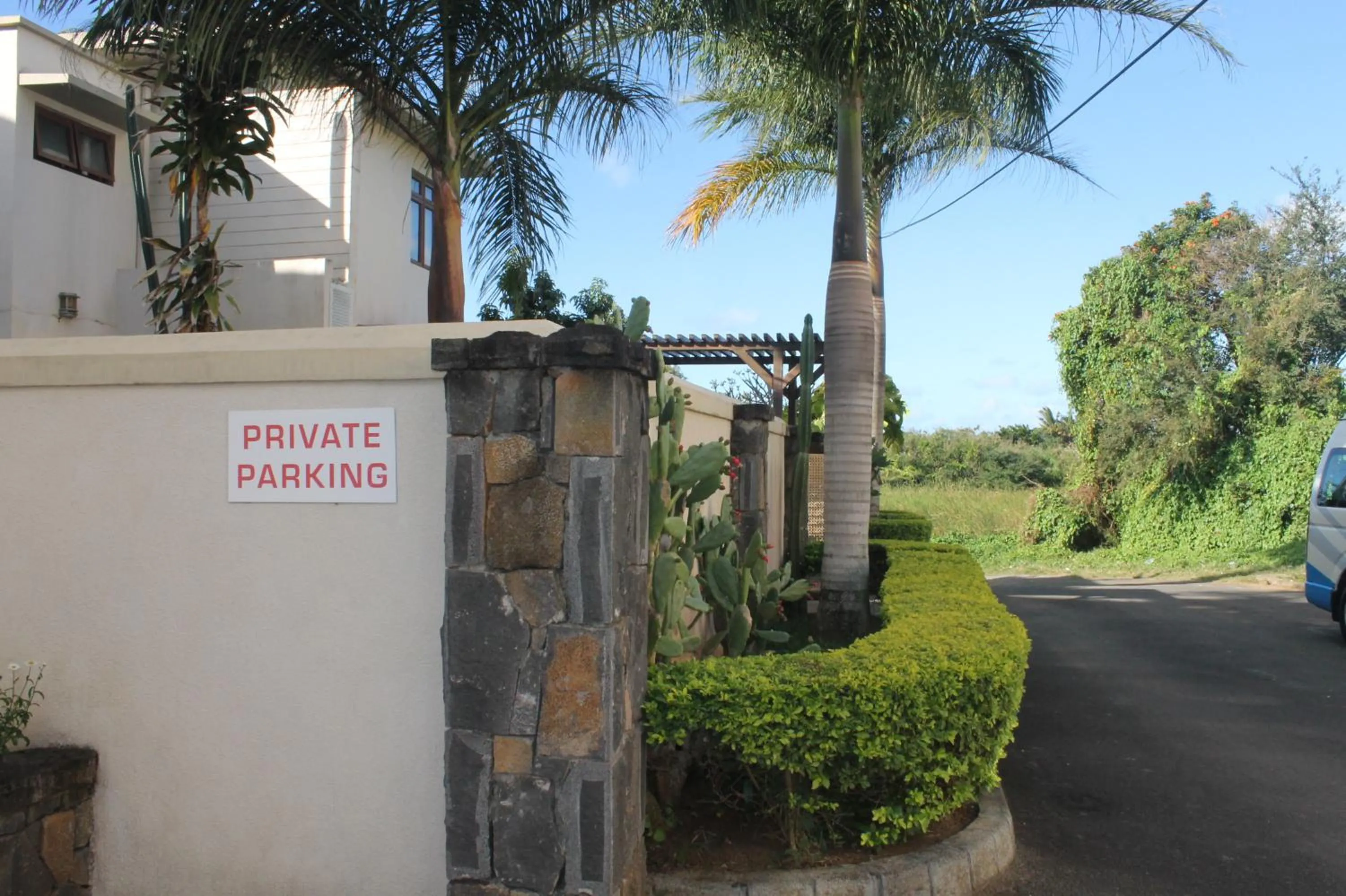 Area and facilities in Grand Bay Suites