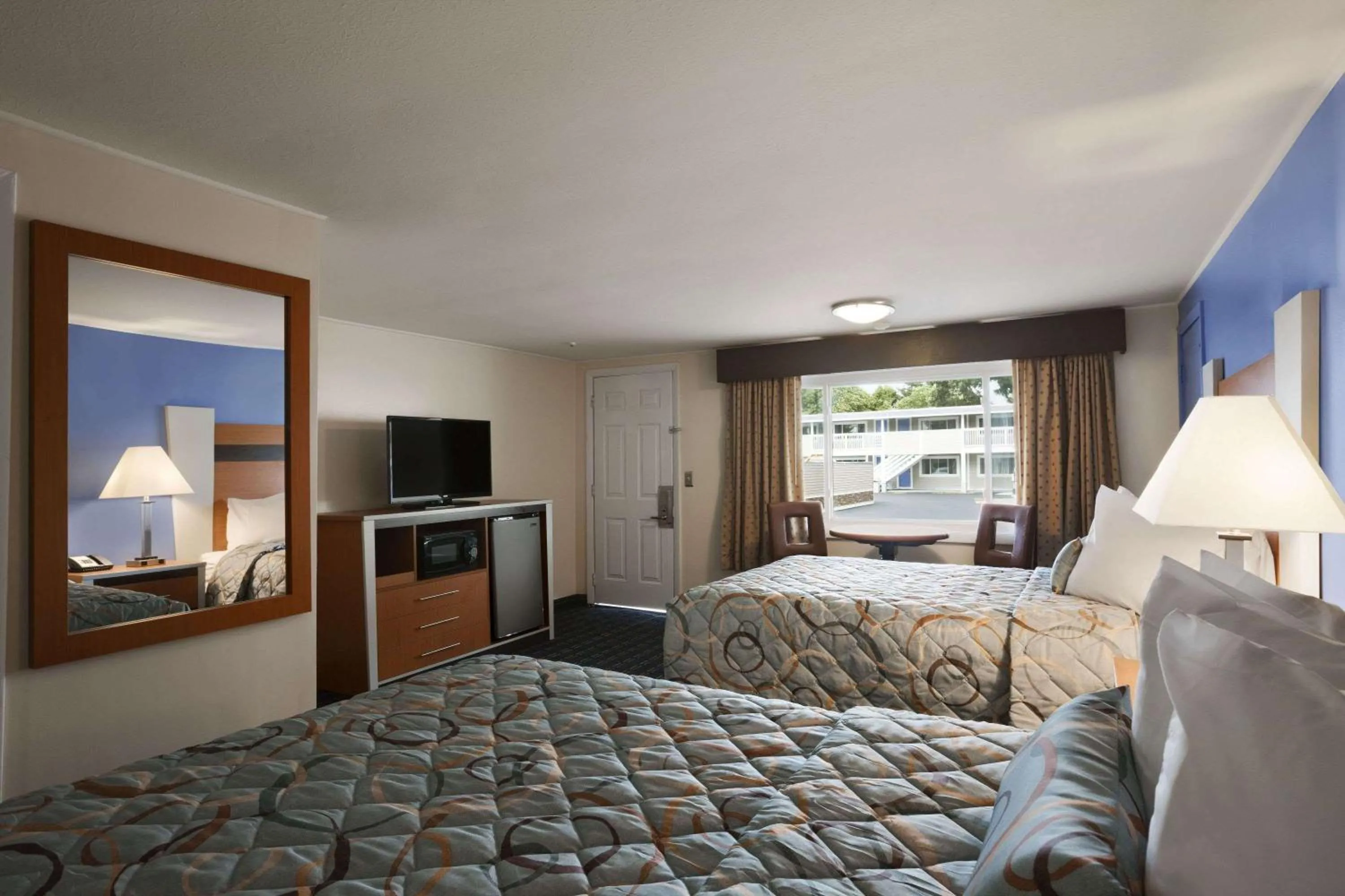 Photo of the whole room, Bed in Days Inn by Wyndham - Cape Cod