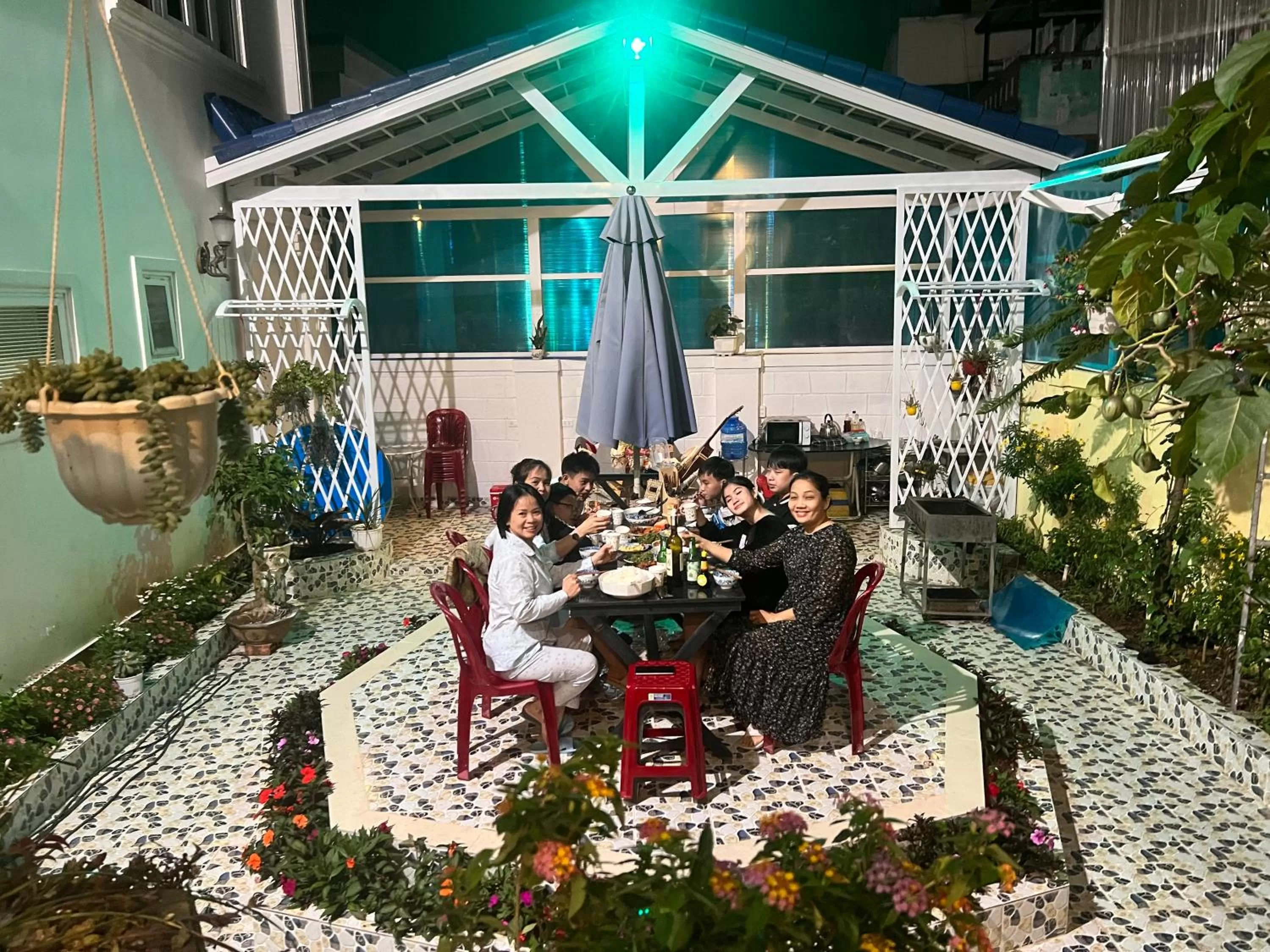 People in Villa - Hotel Nam Khang 2 Dalat