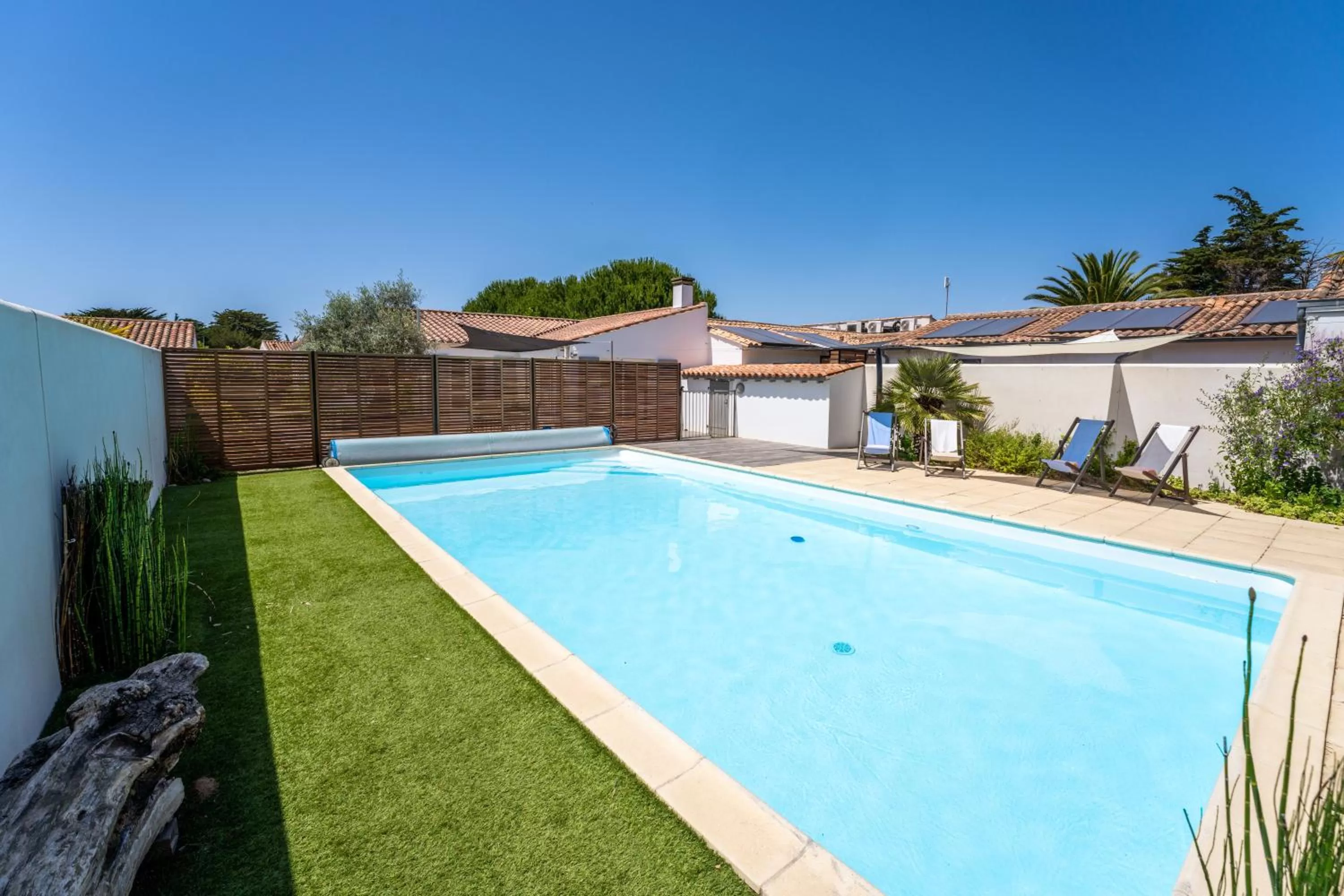 Property building in Hôtel Restaurant & Spa Plaisir