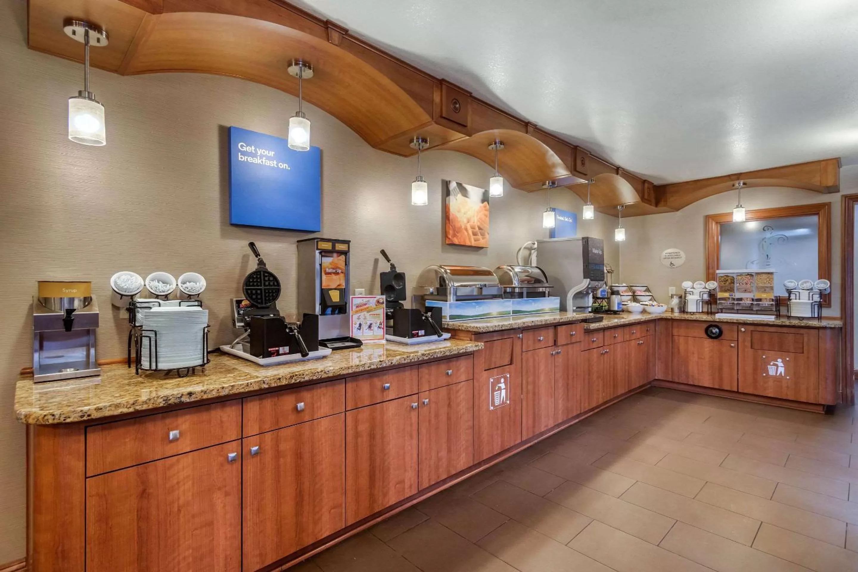 Restaurant/places to eat in Comfort Inn & Suites Springfield I-44