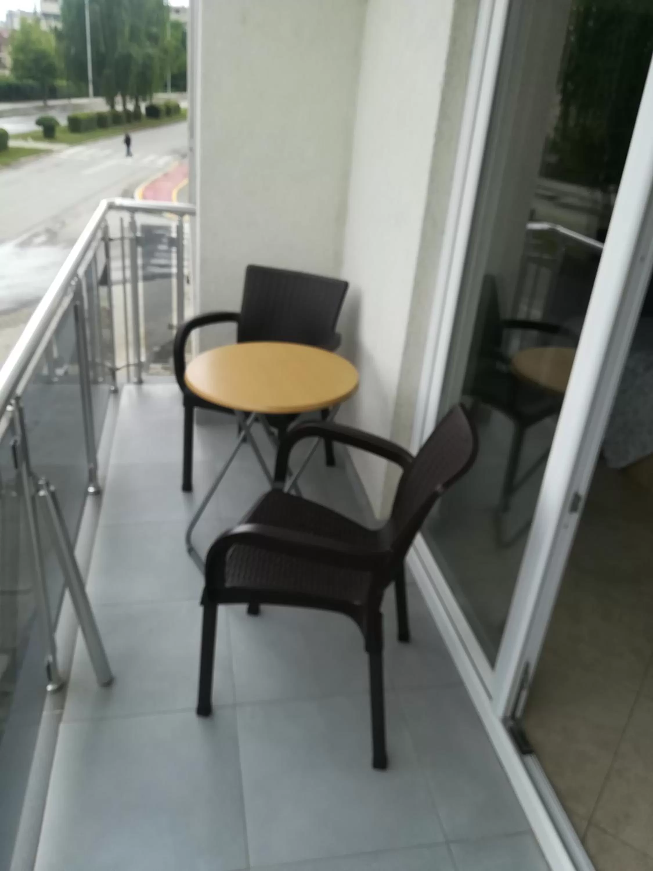 Balcony/Terrace in Art B