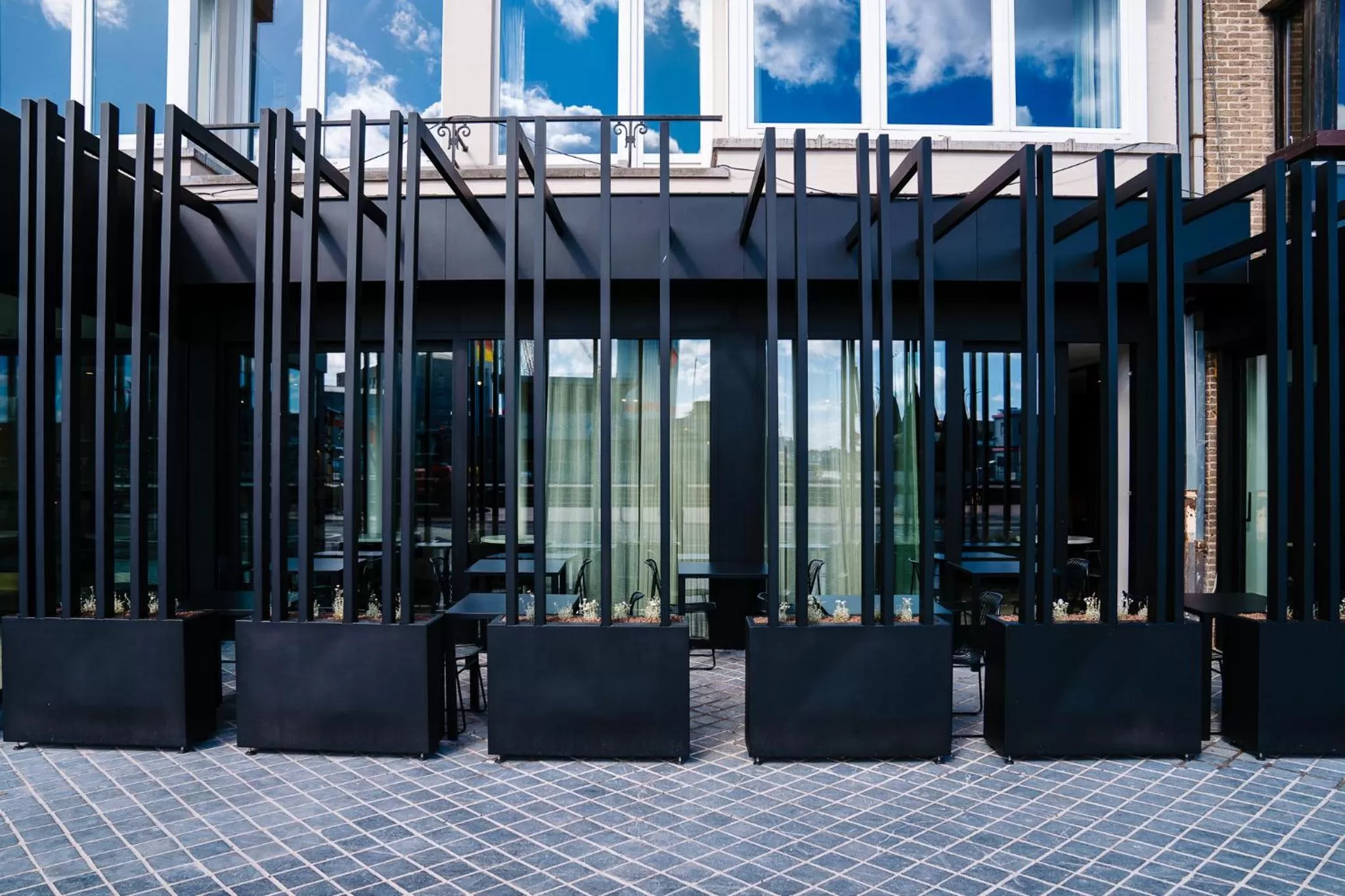 Restaurant/places to eat in Hotel du Bassin