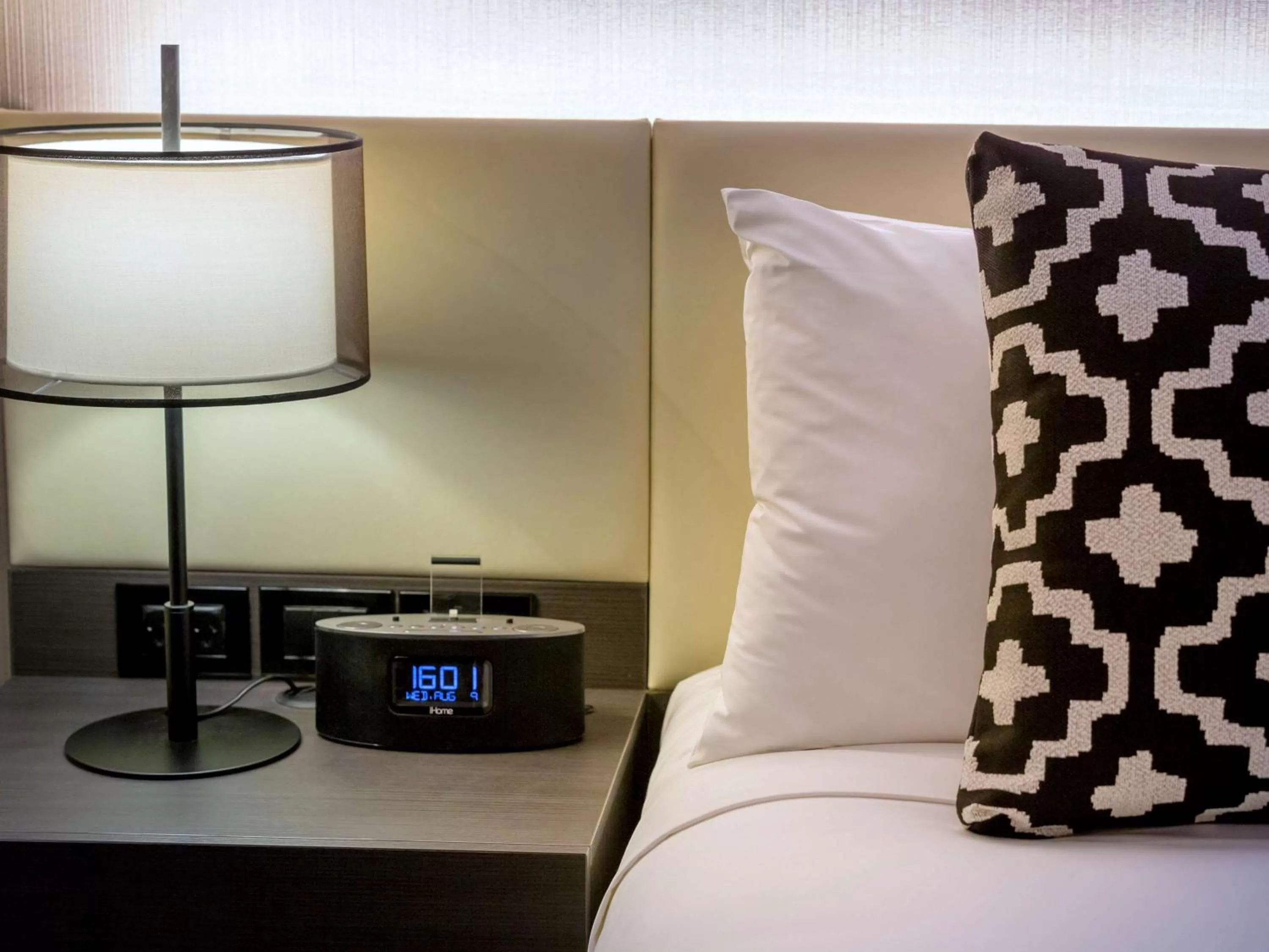 Photo of the whole room in Pullman Melbourne on Swanston