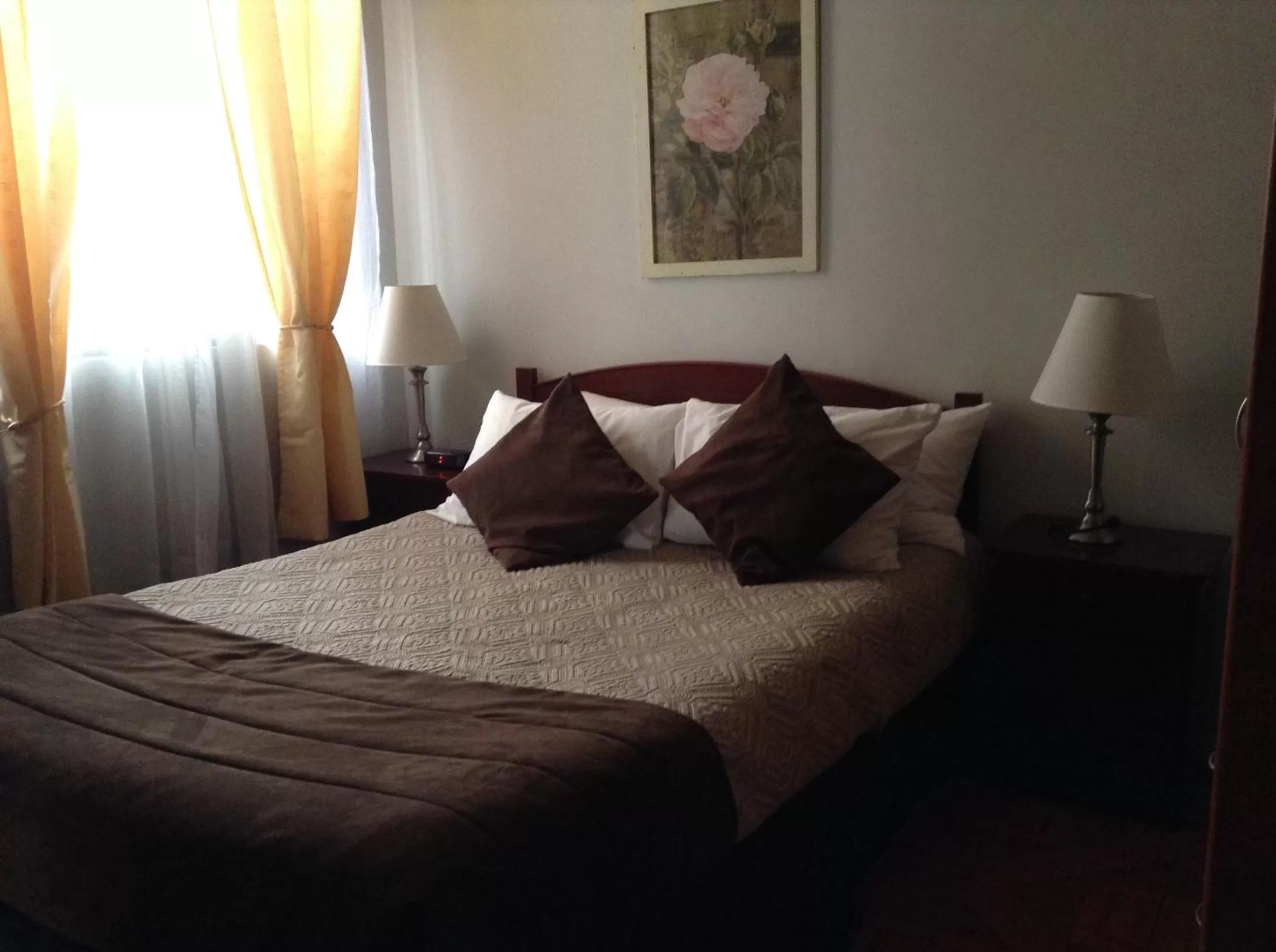 Double Room with Private Bathroom in Residencial Universitaria