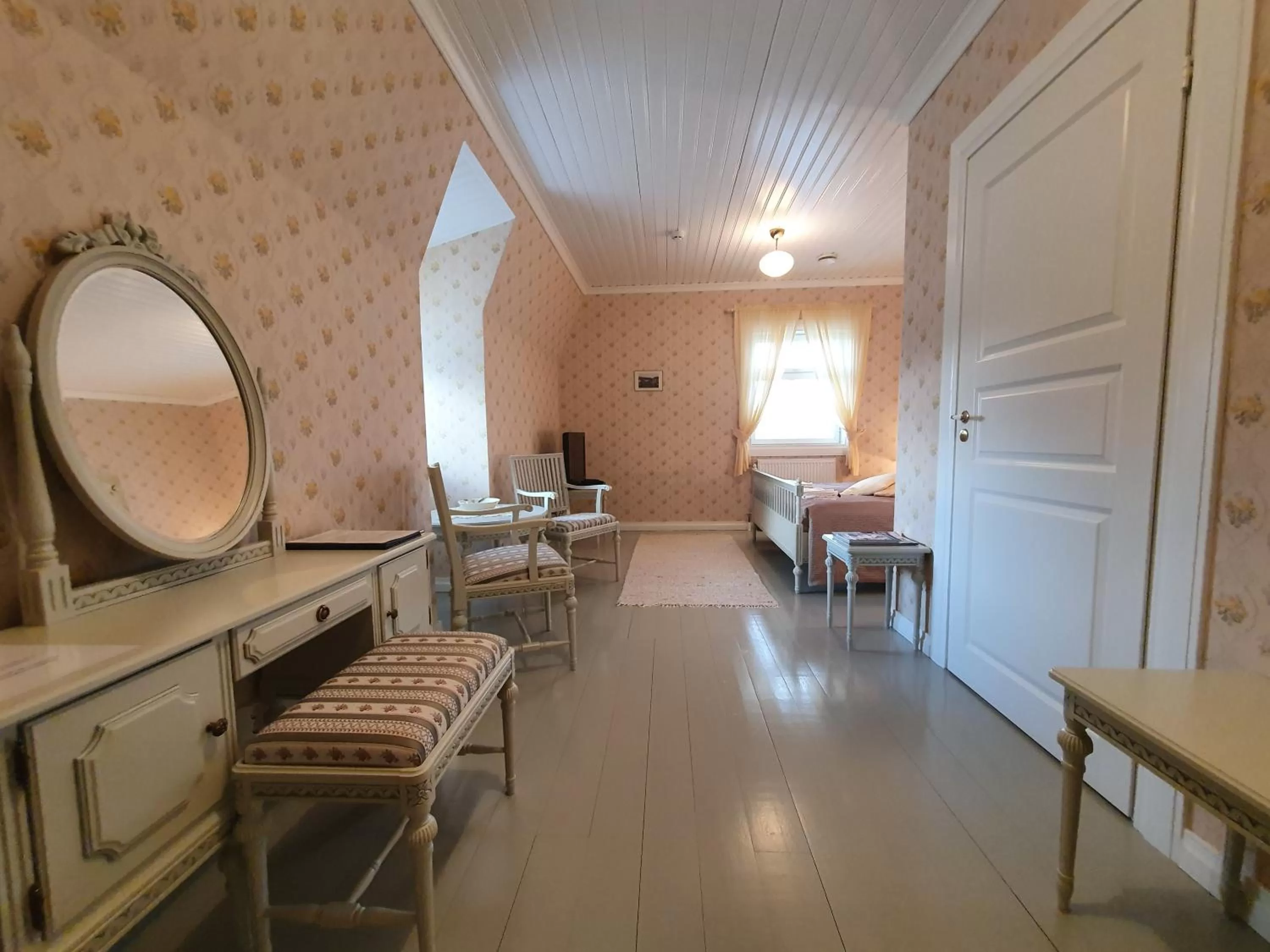 Photo of the whole room, Bed in B&B Lomamokkila