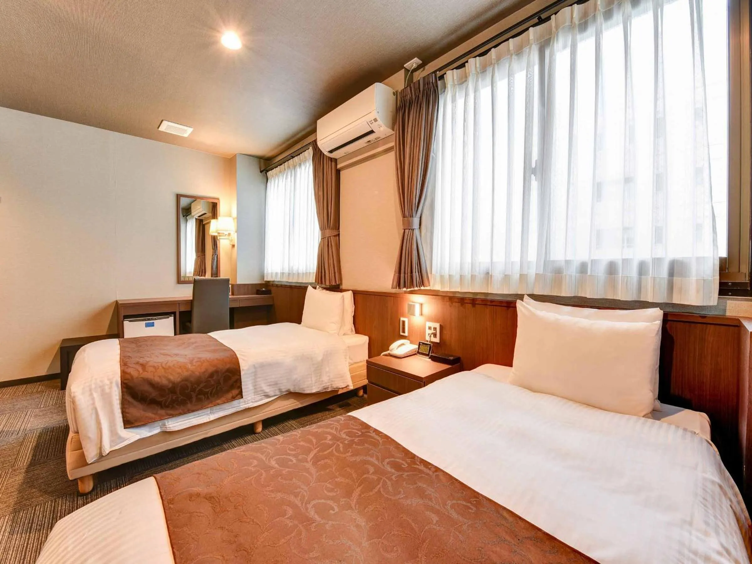 Photo of the whole room, Bed in Hotel Crane Tachibana