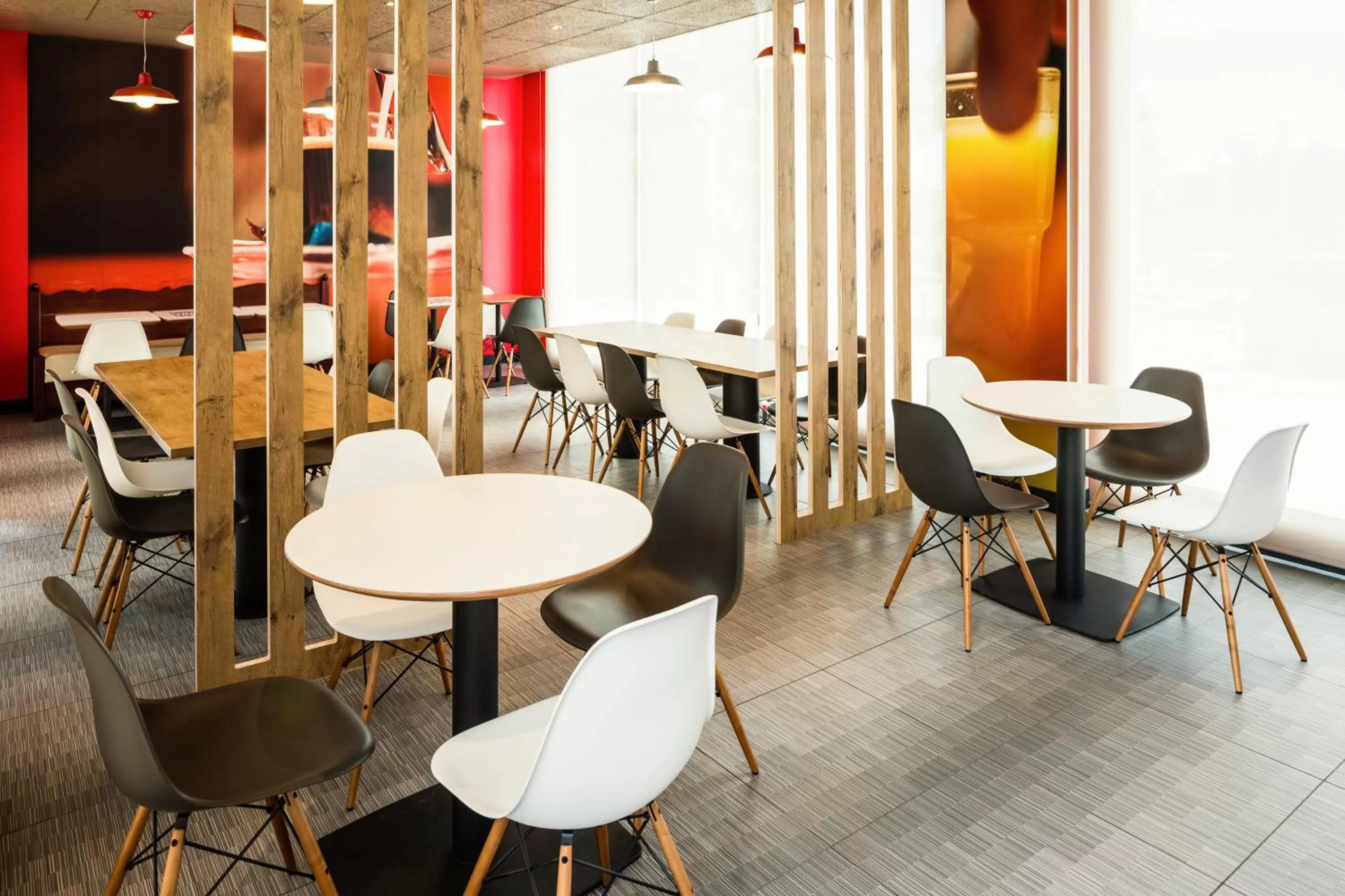 Restaurant/places to eat in Ibis Sevilla